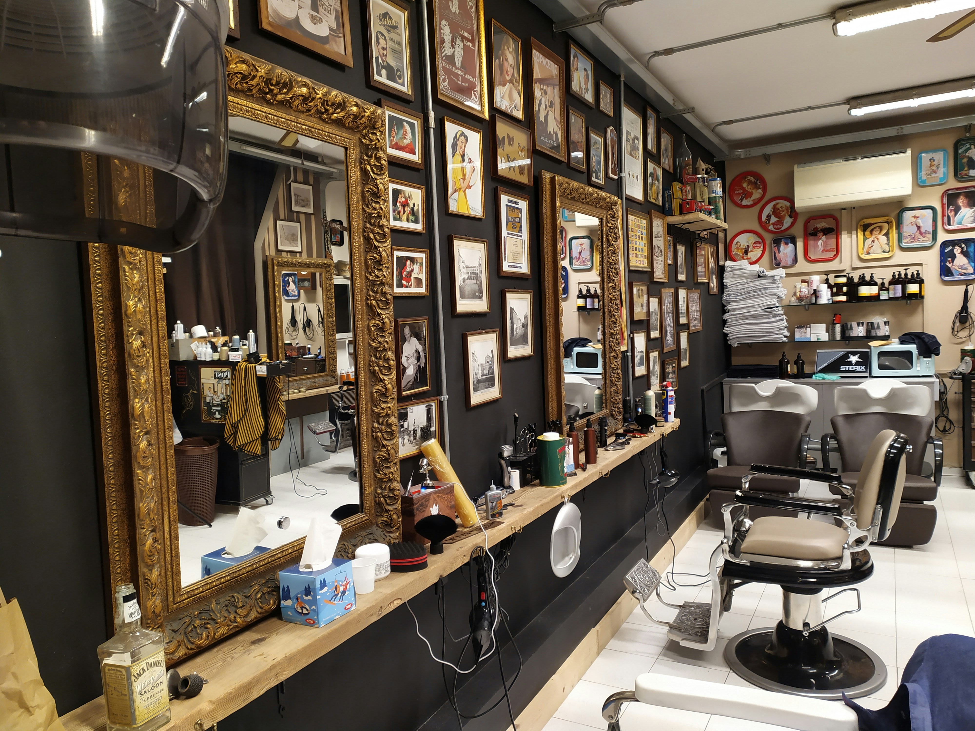 Premium barber shop seating