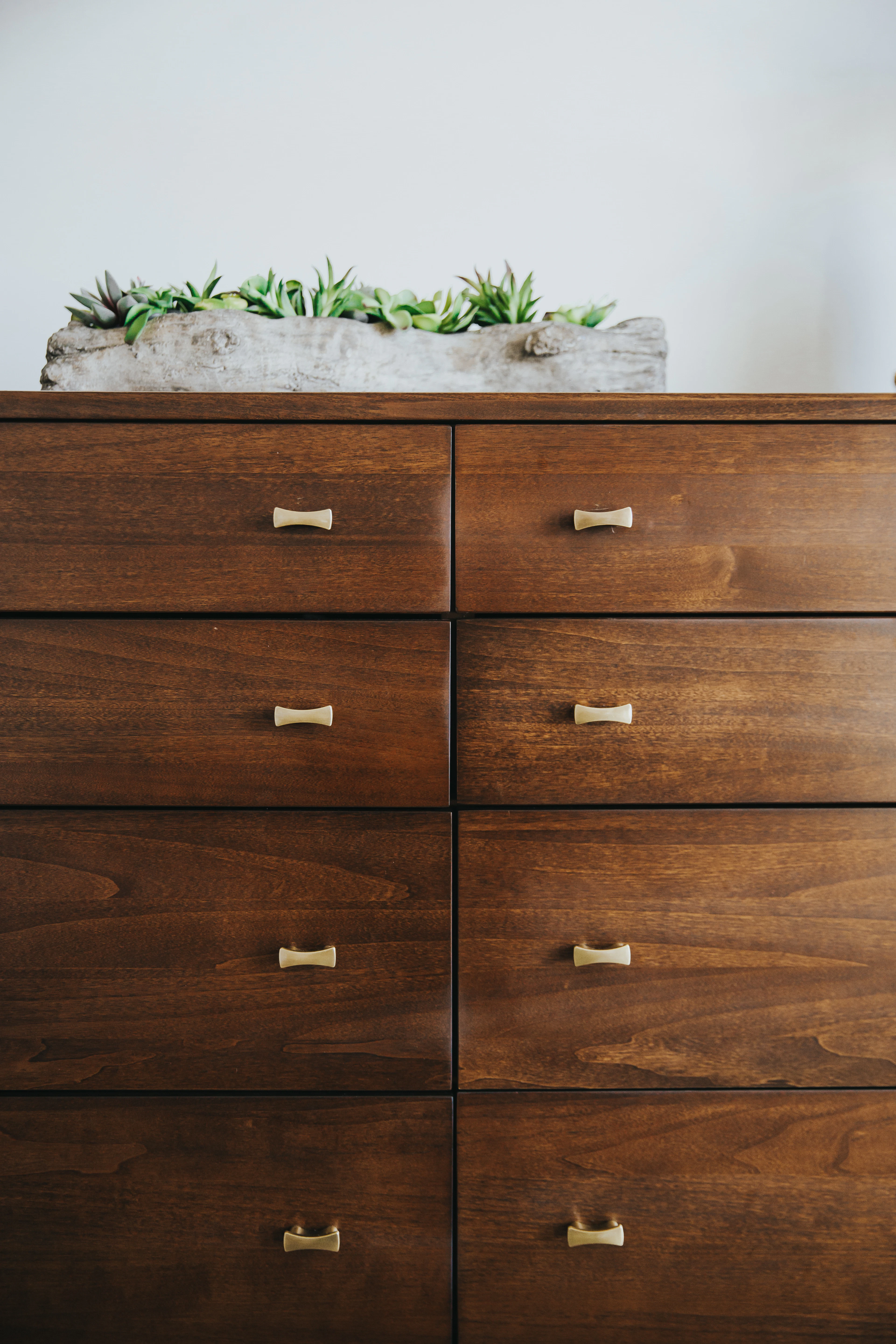 Wooden chest of drawers