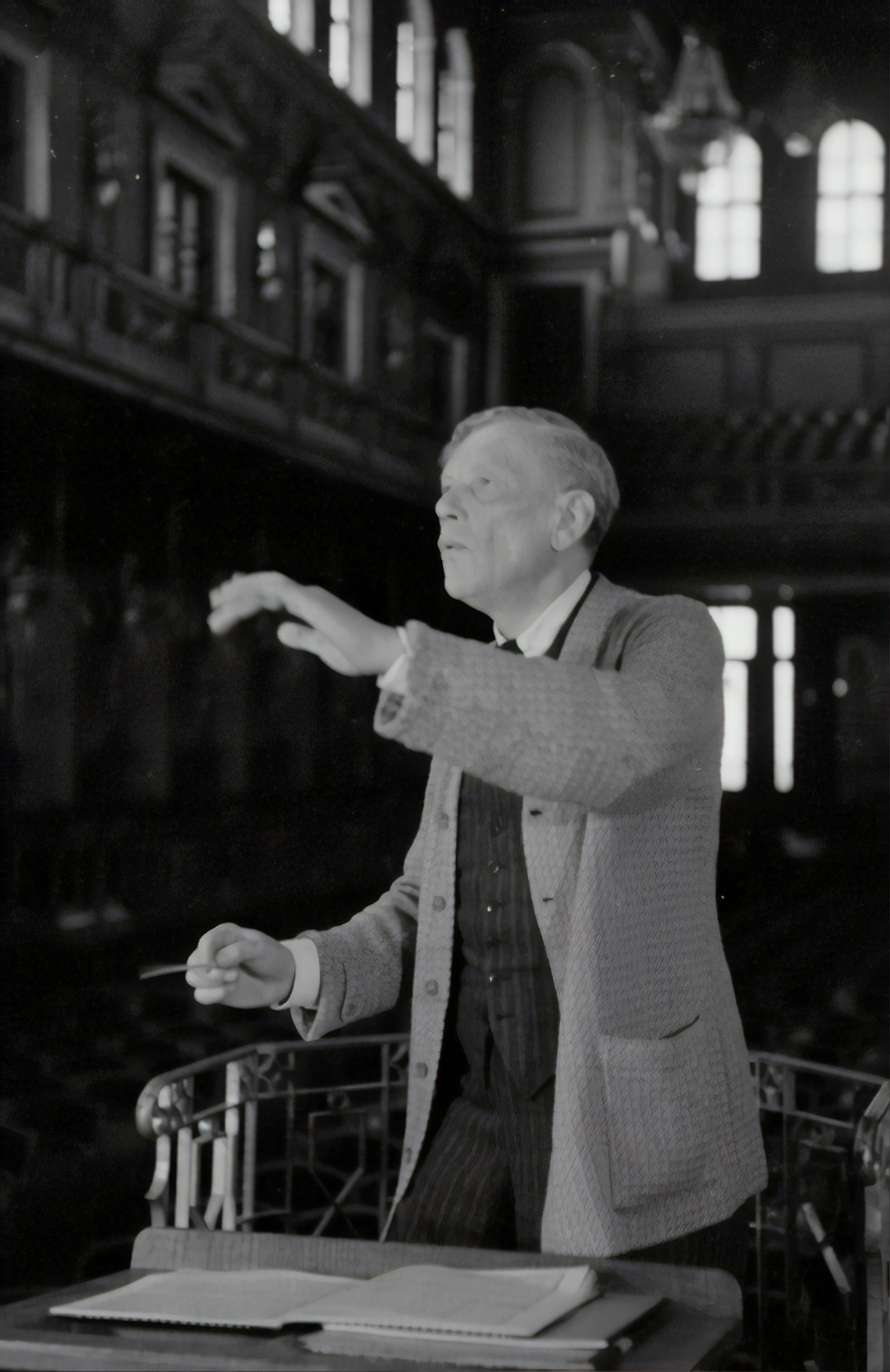 Knappertsbusch conducts in the Musikverein, 1948