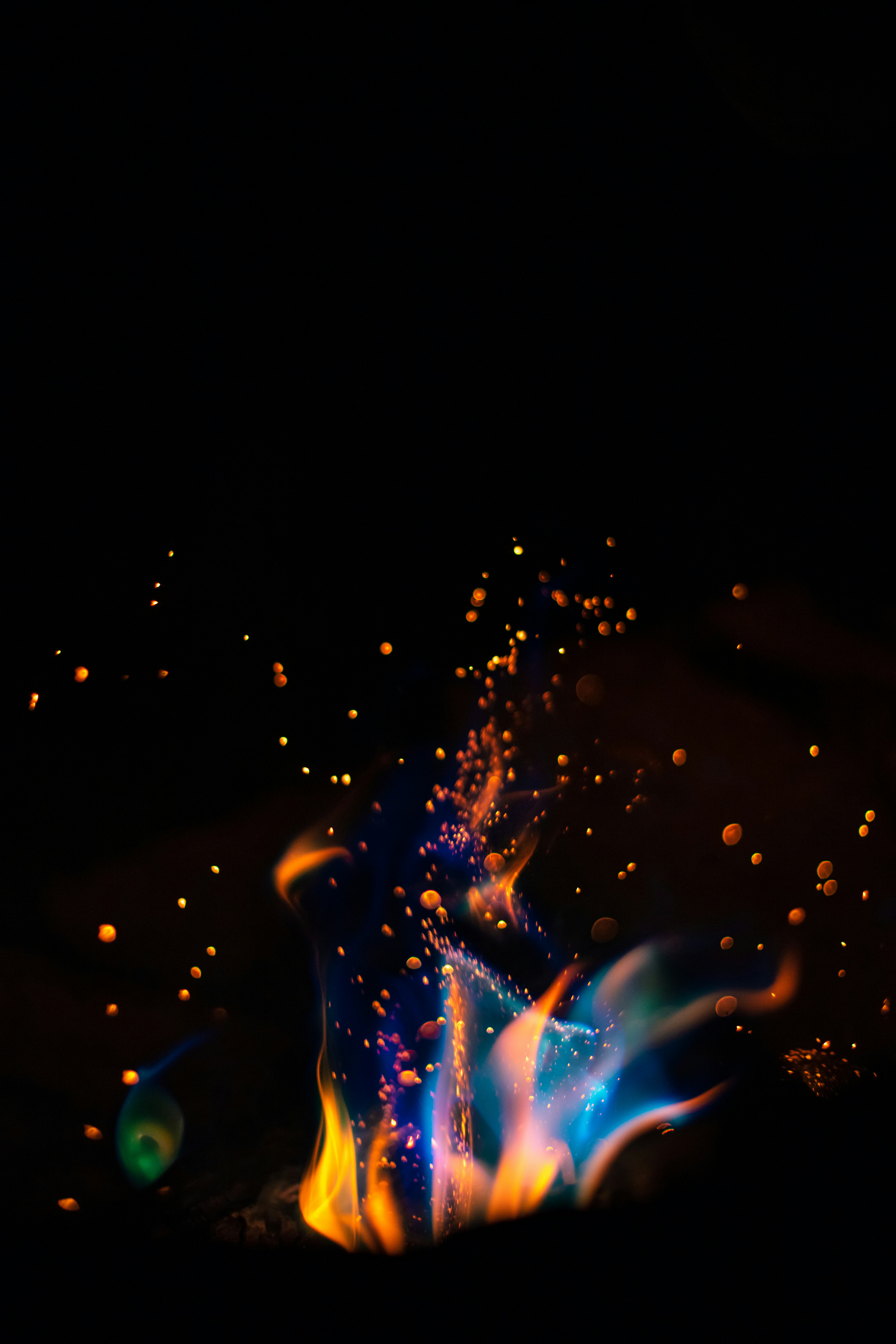 Photo by worldsbetweenlines