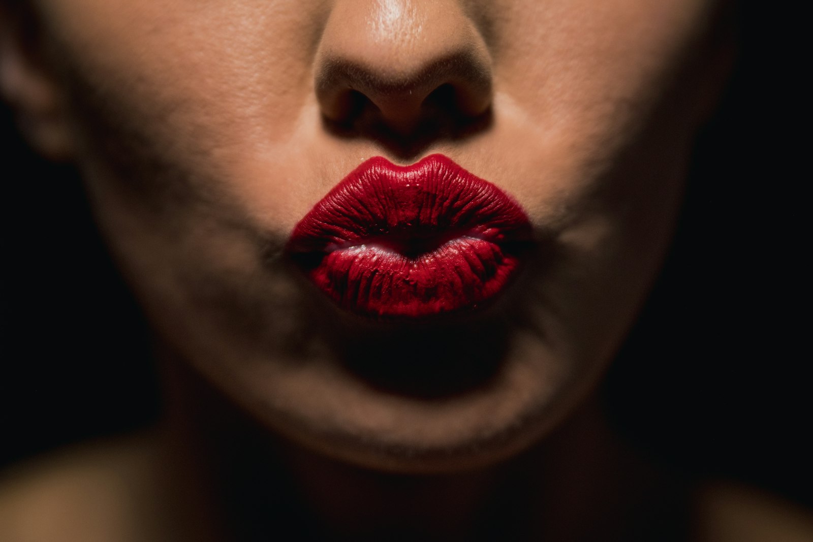 Canon EF 24-70mm F2.8L II USM sample photo. Woman with red lipstick photography