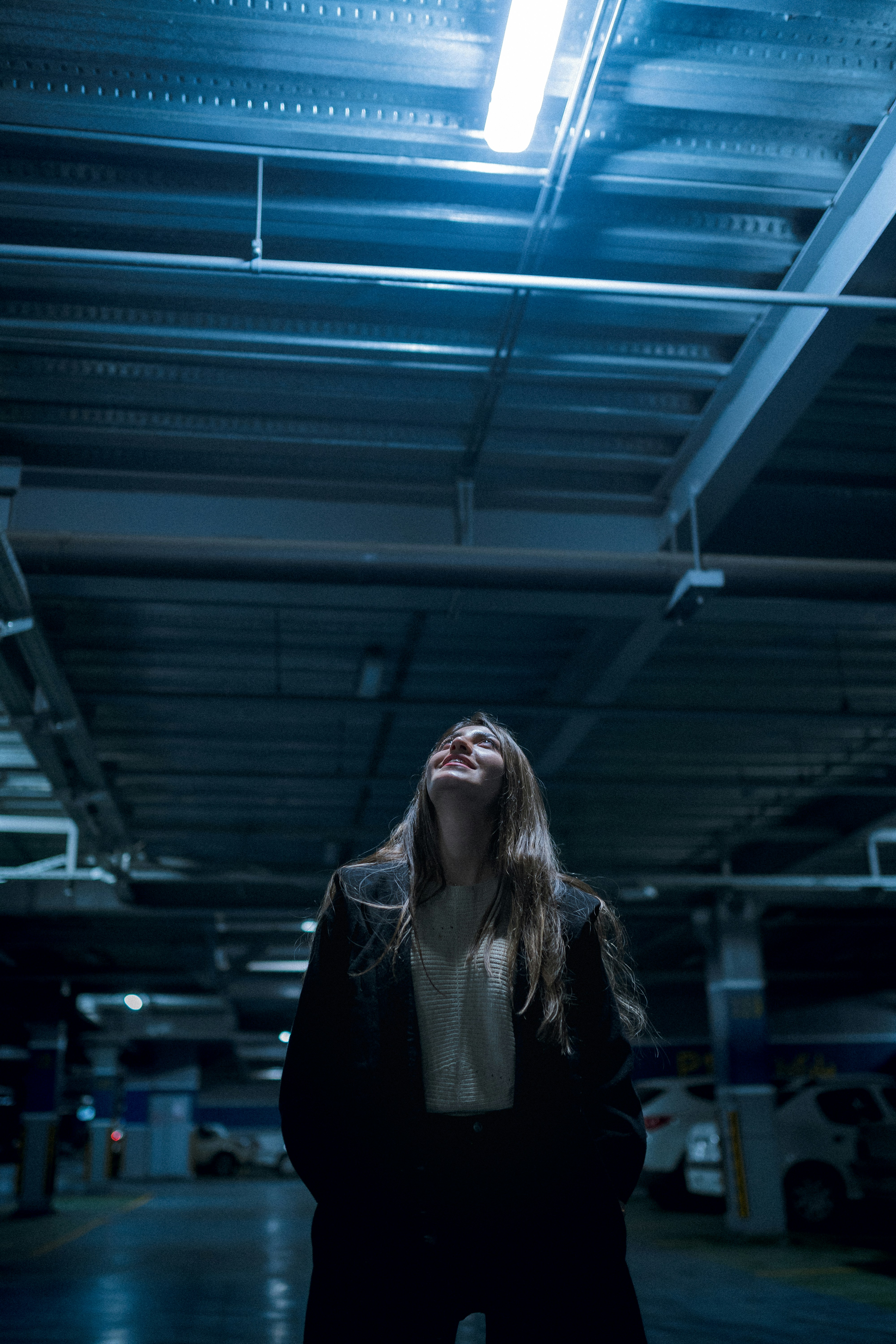woman in black long sleeve shirt