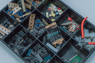 black and white electronic device