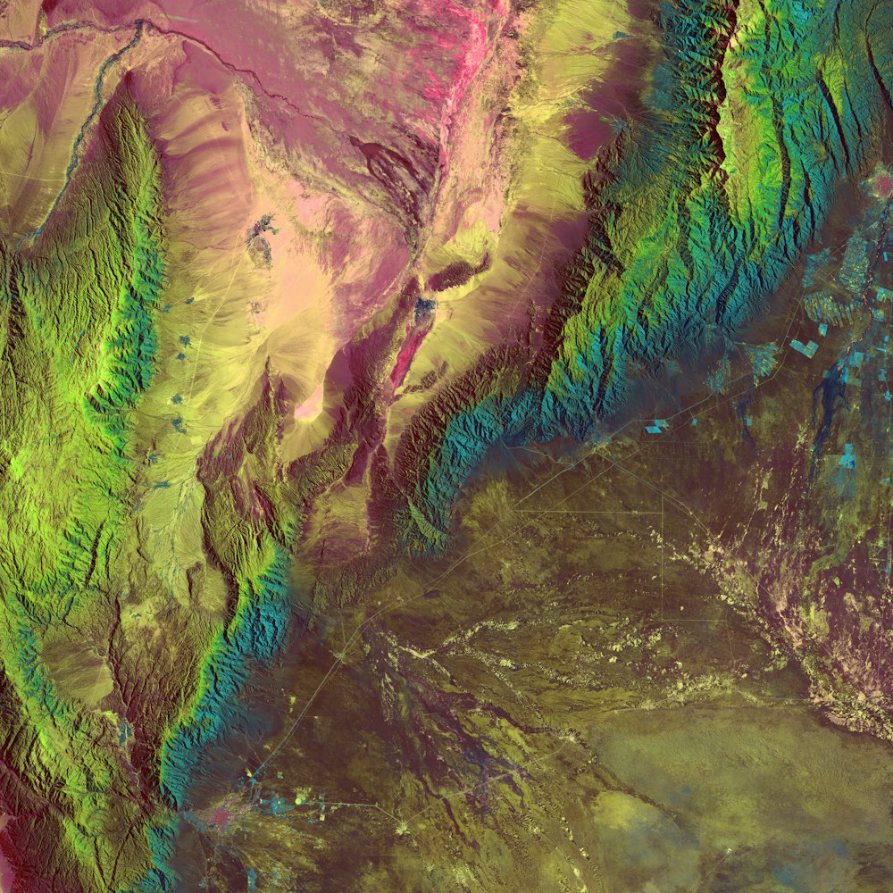 pittura astratta viola, blu e verde