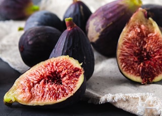 purple and red round fruit