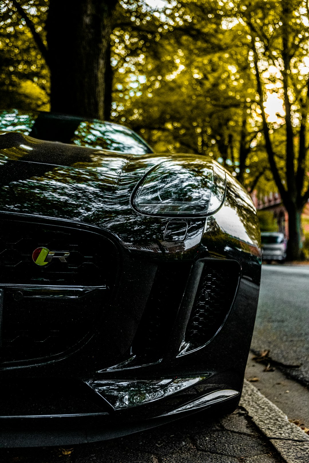 black bmw m 3 parked on road during daytime