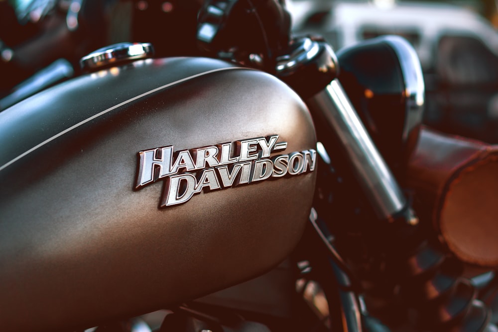 black and silver harley davidson motorcycle