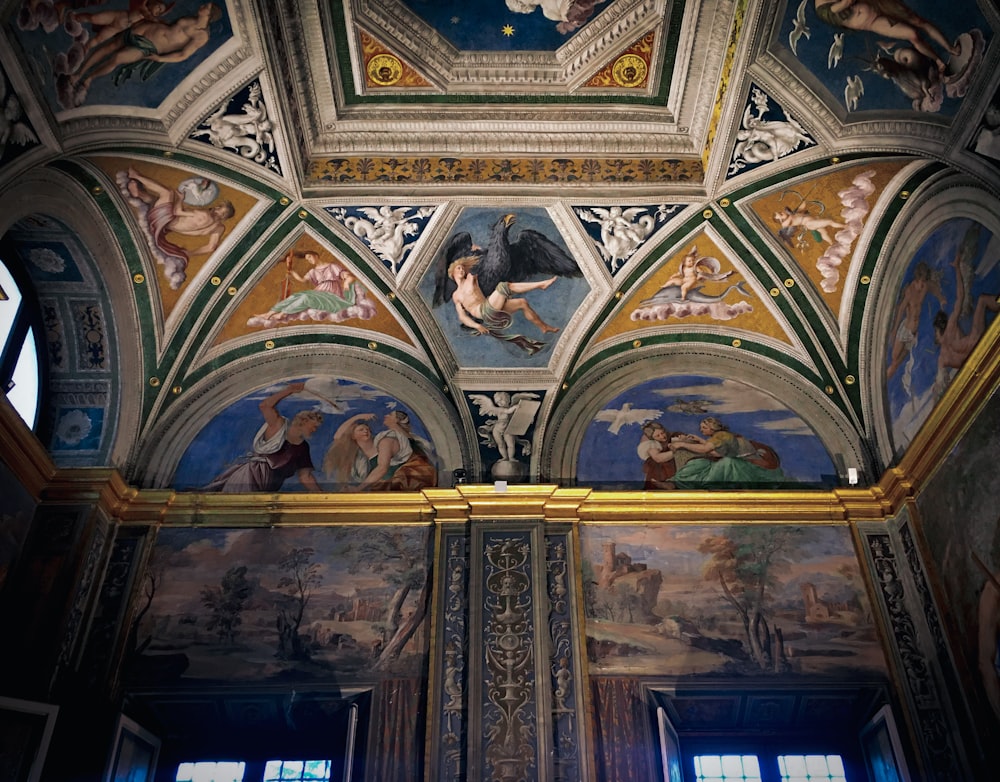 brown and white floral ceiling