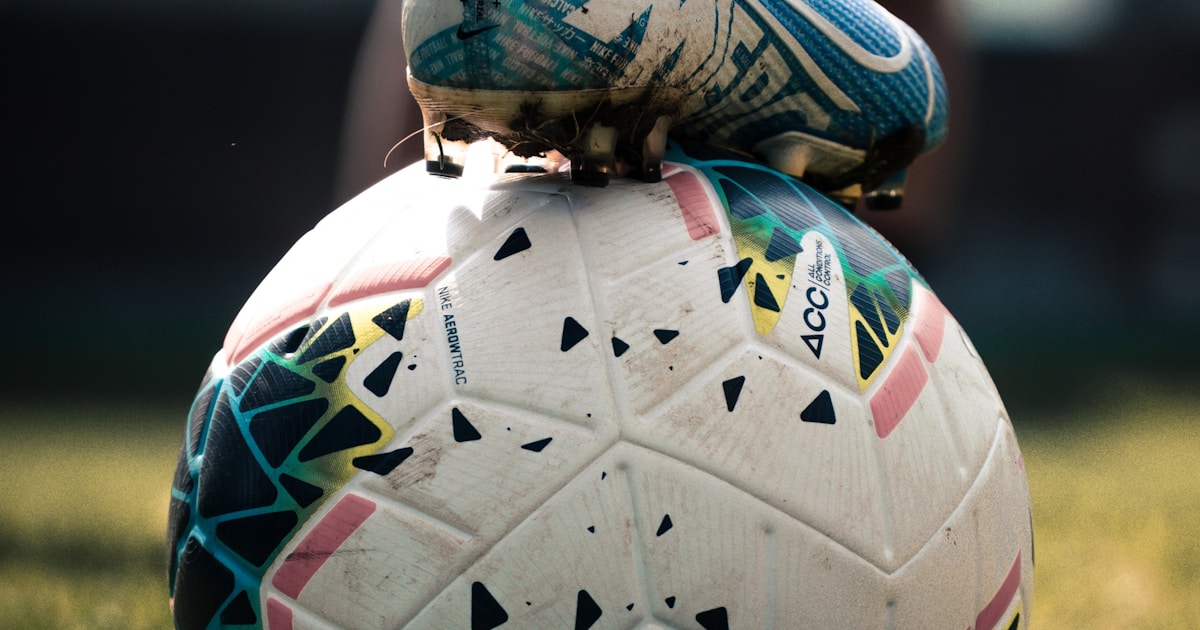 Choosing the Right Football Boots for Your Playing Style