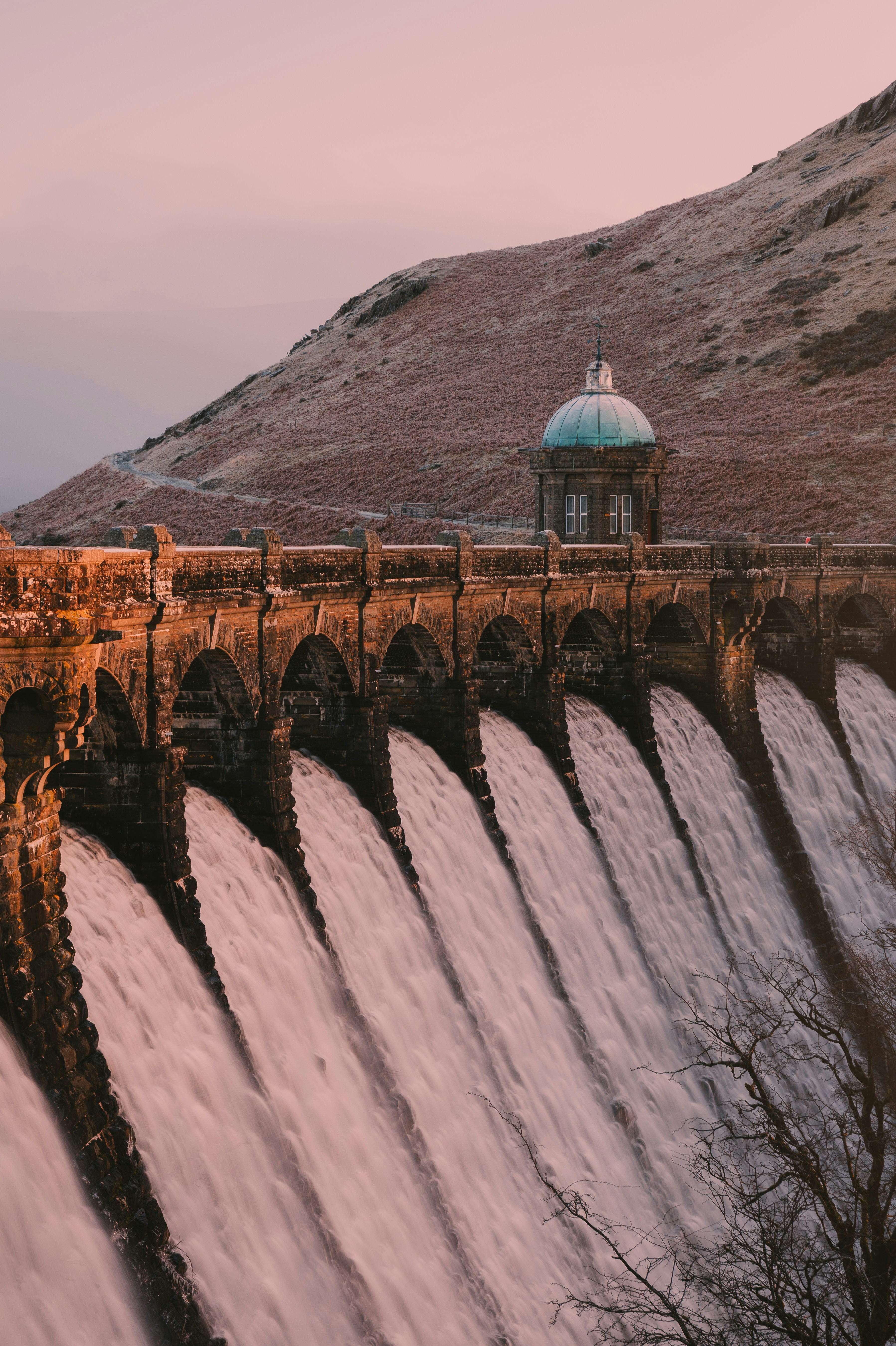 5 Scenic Dams That Should Be On Your Bucket List
