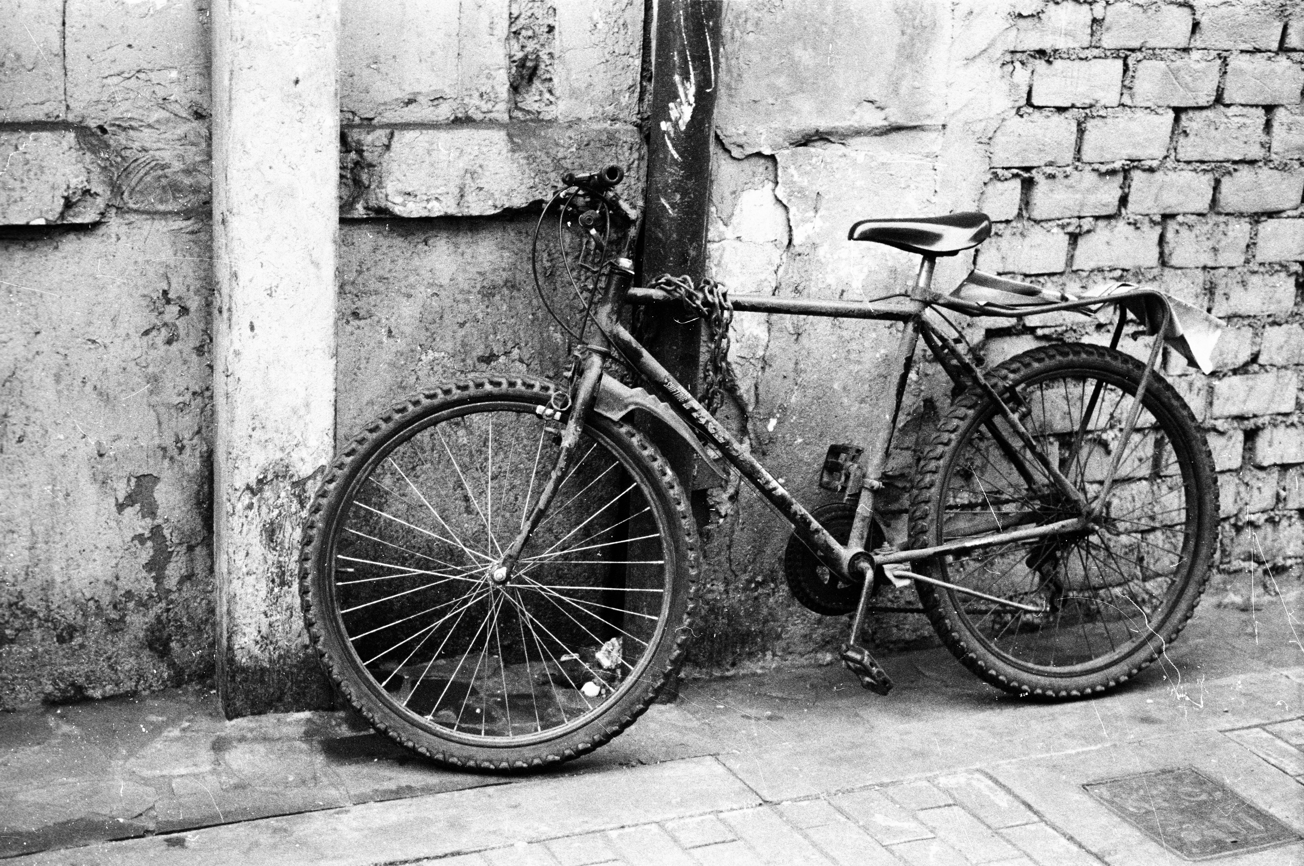 Bike chain maintenance and repair service