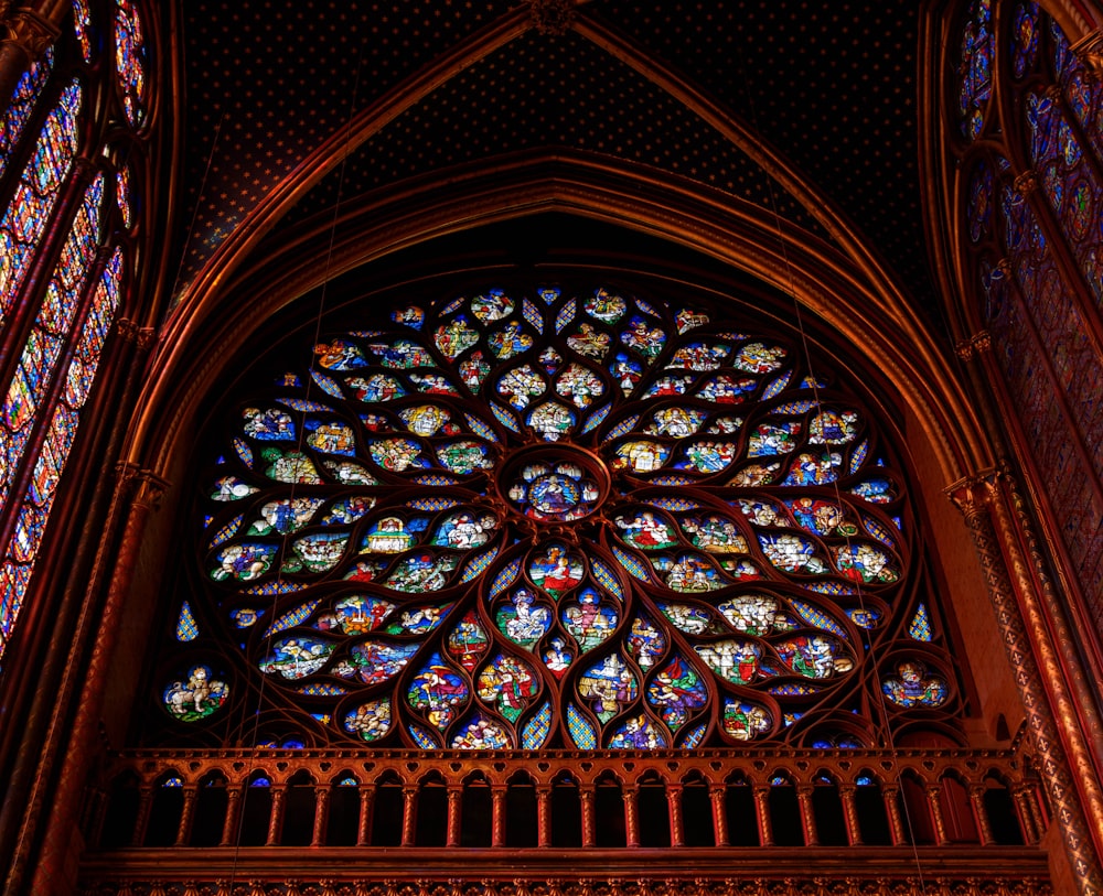 verre floral bleu et marron