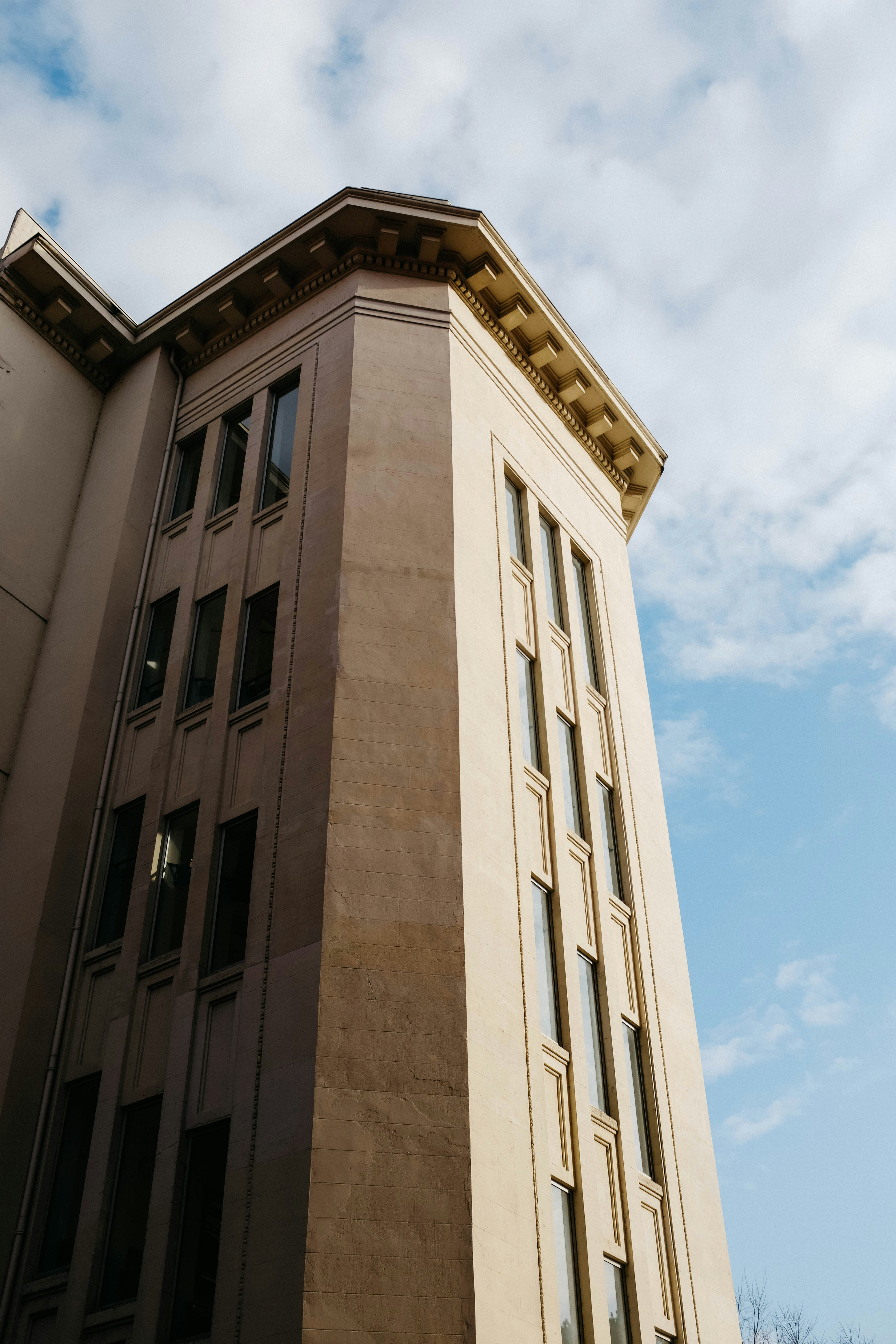 Photo by adrienolichon