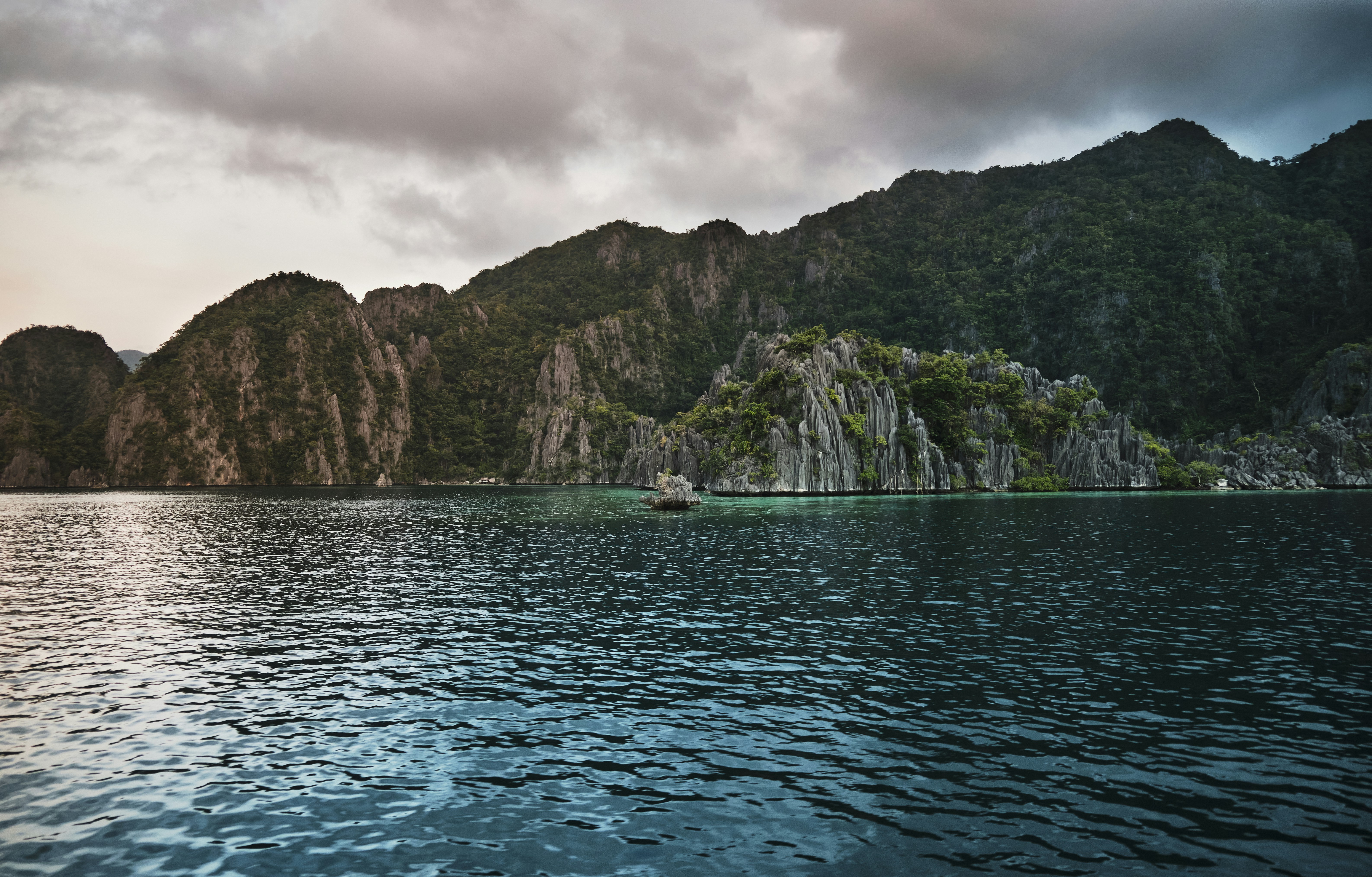 Photo by go_production