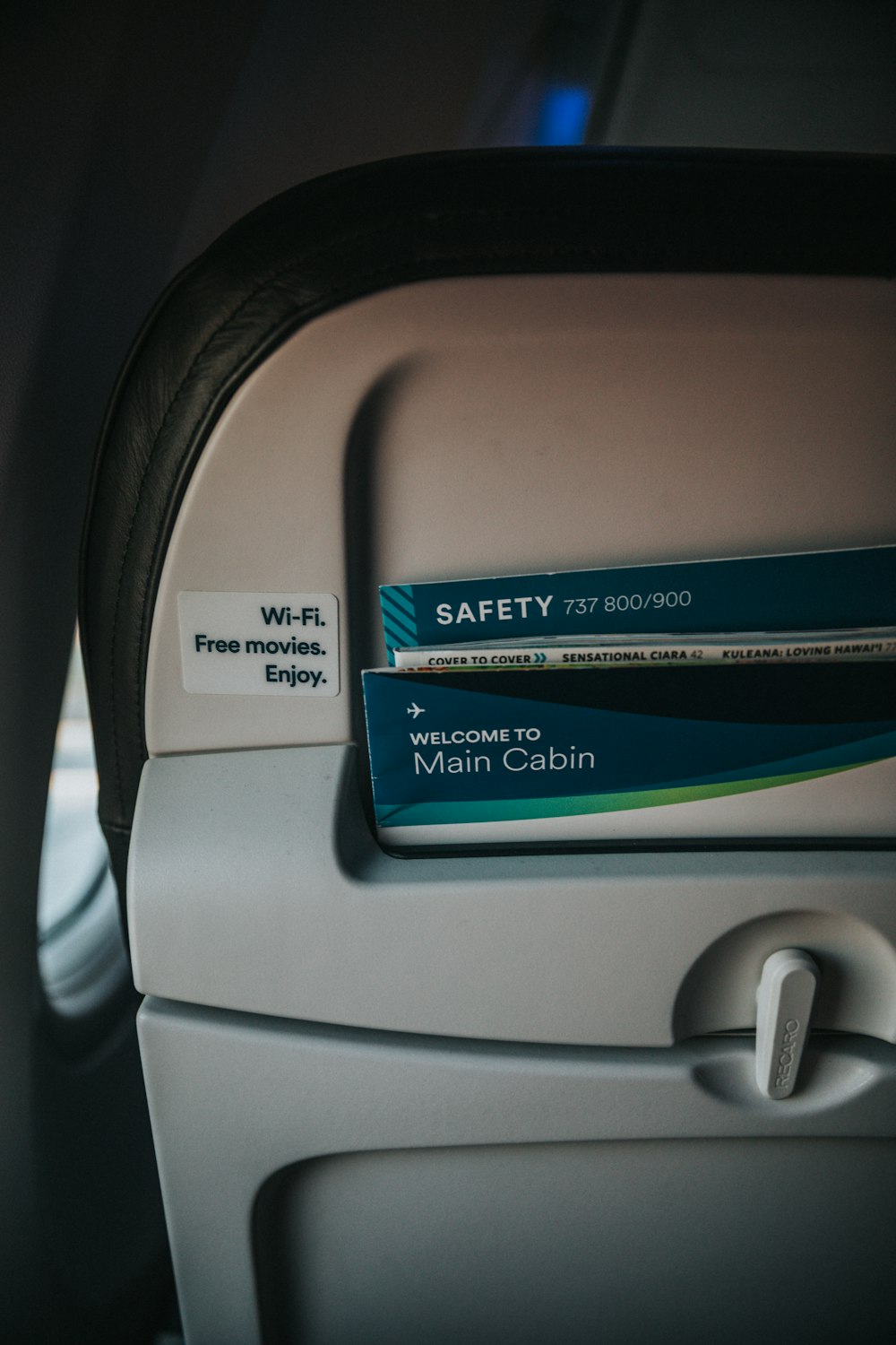 instruções de segurança em um avião