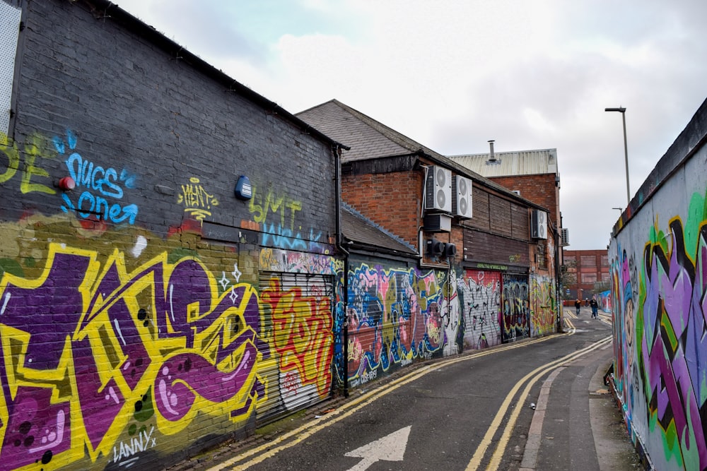 graffiti on wall during daytime