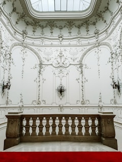 A beautifully finished interior with plasterwork and paint.