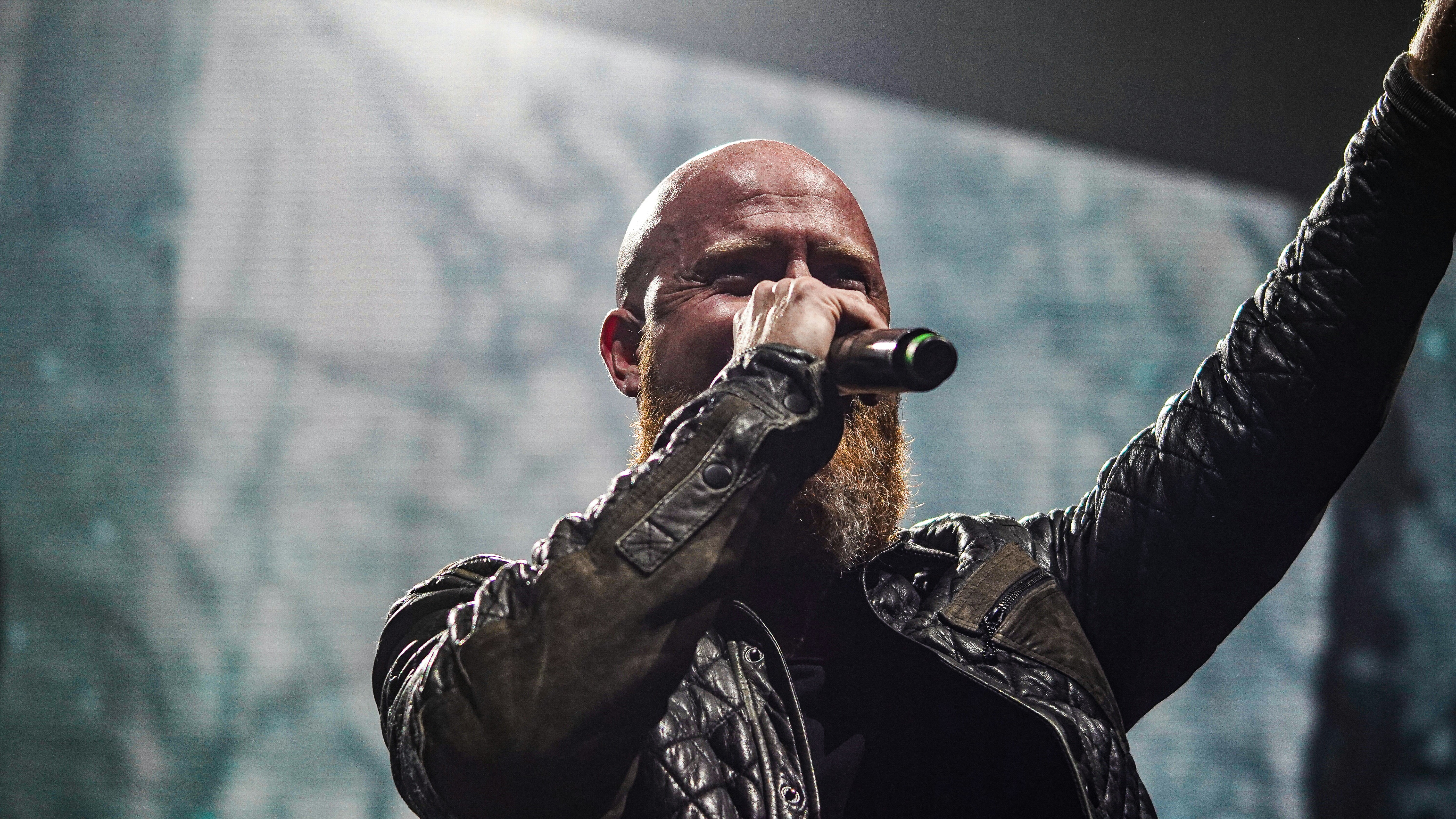 Man In Black And White Long Sleeve Shirt Singing Photo Free Skin
