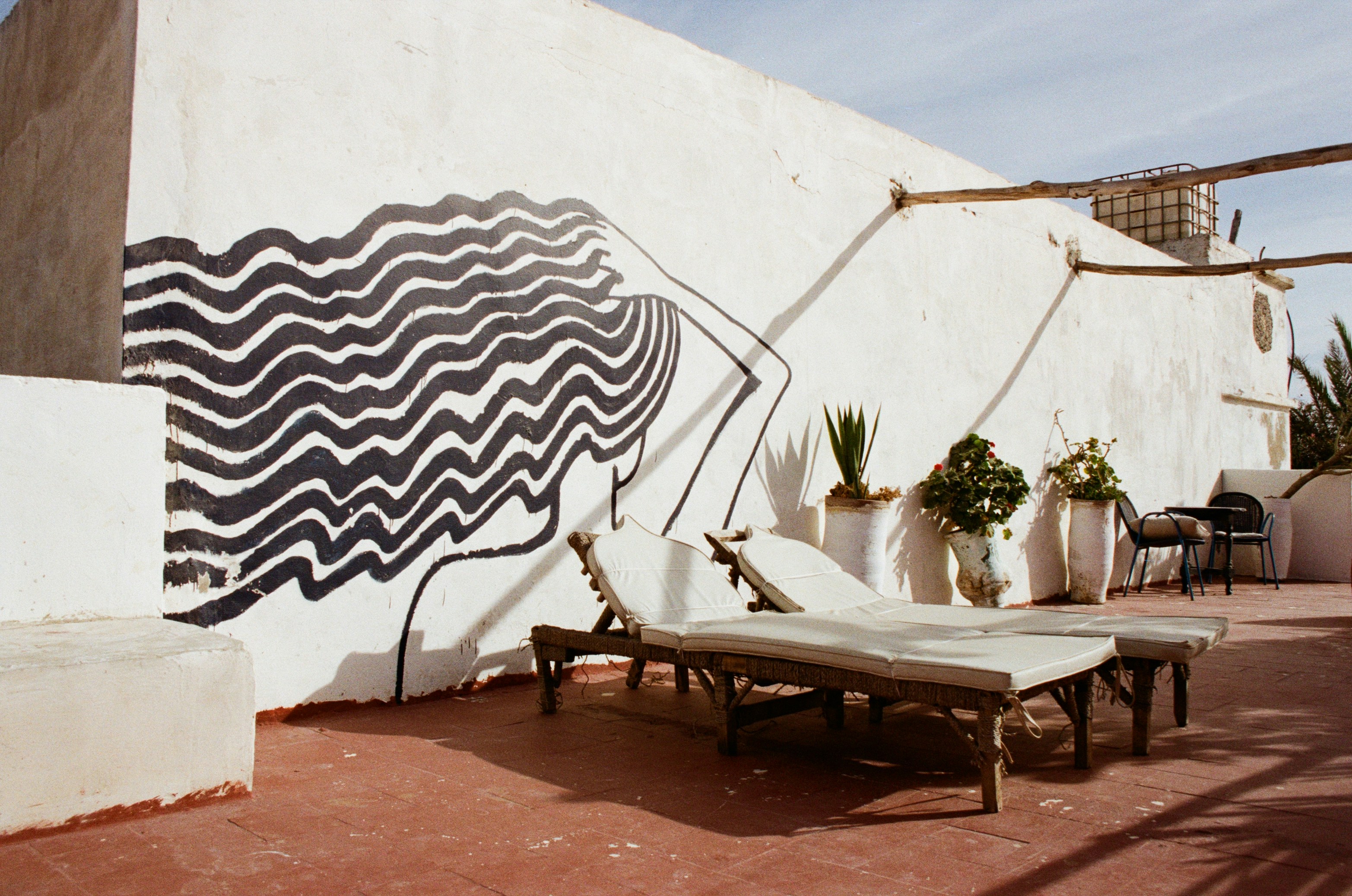 modern patio wall paint, wallpaper, Outdoor Patio Wall Paint Ideas: Transform Your Exterior Space 4