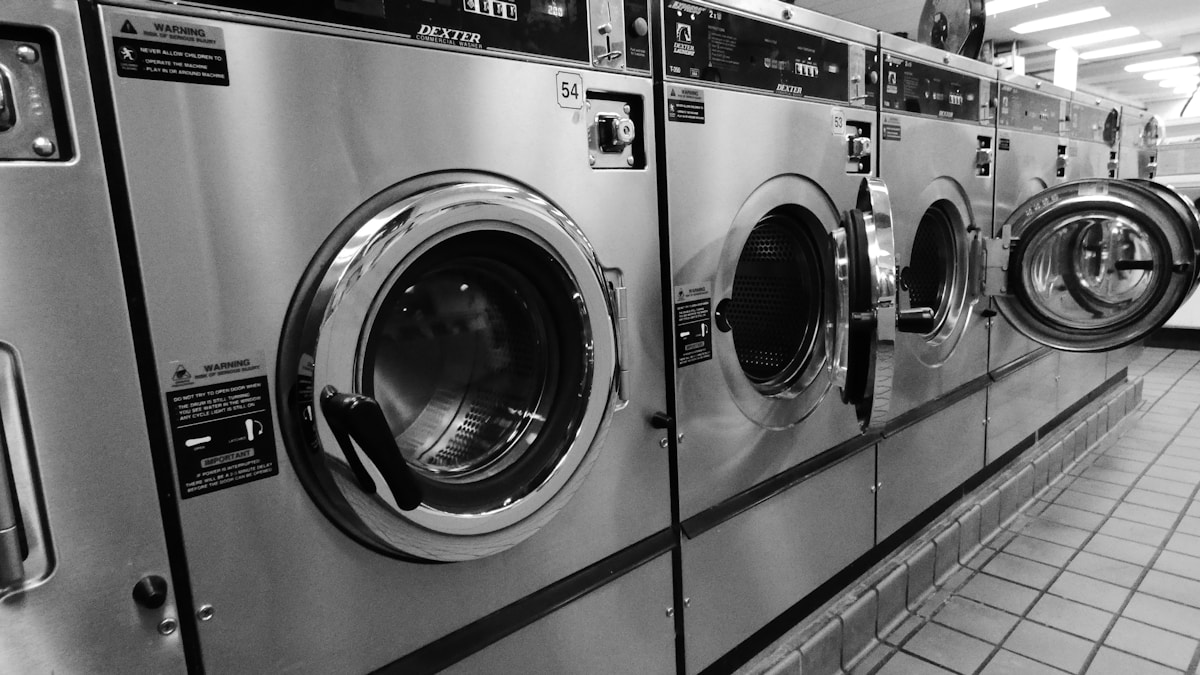 Tumble dryer de-lint service image background image