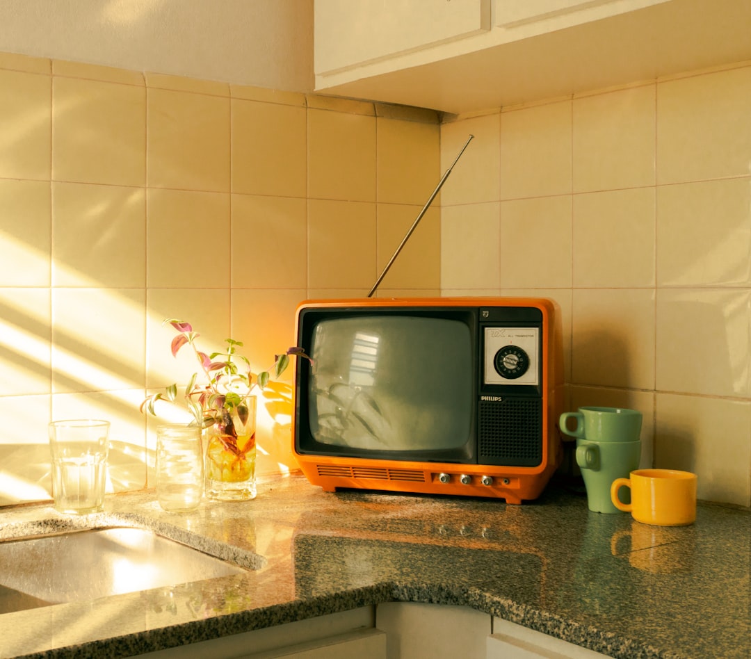 Live - Vintage style and durable cute Microwave Oven!