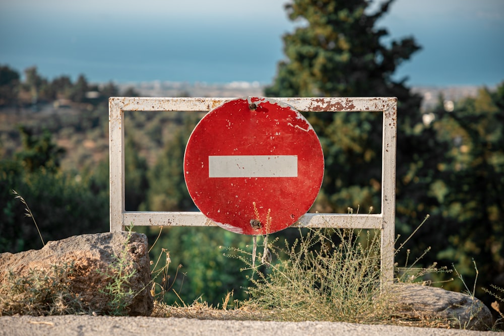 red and white no entry sign