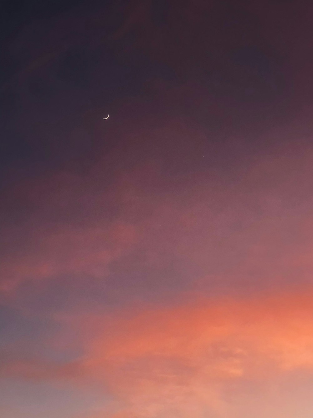 airplane flying in the sky during daytime