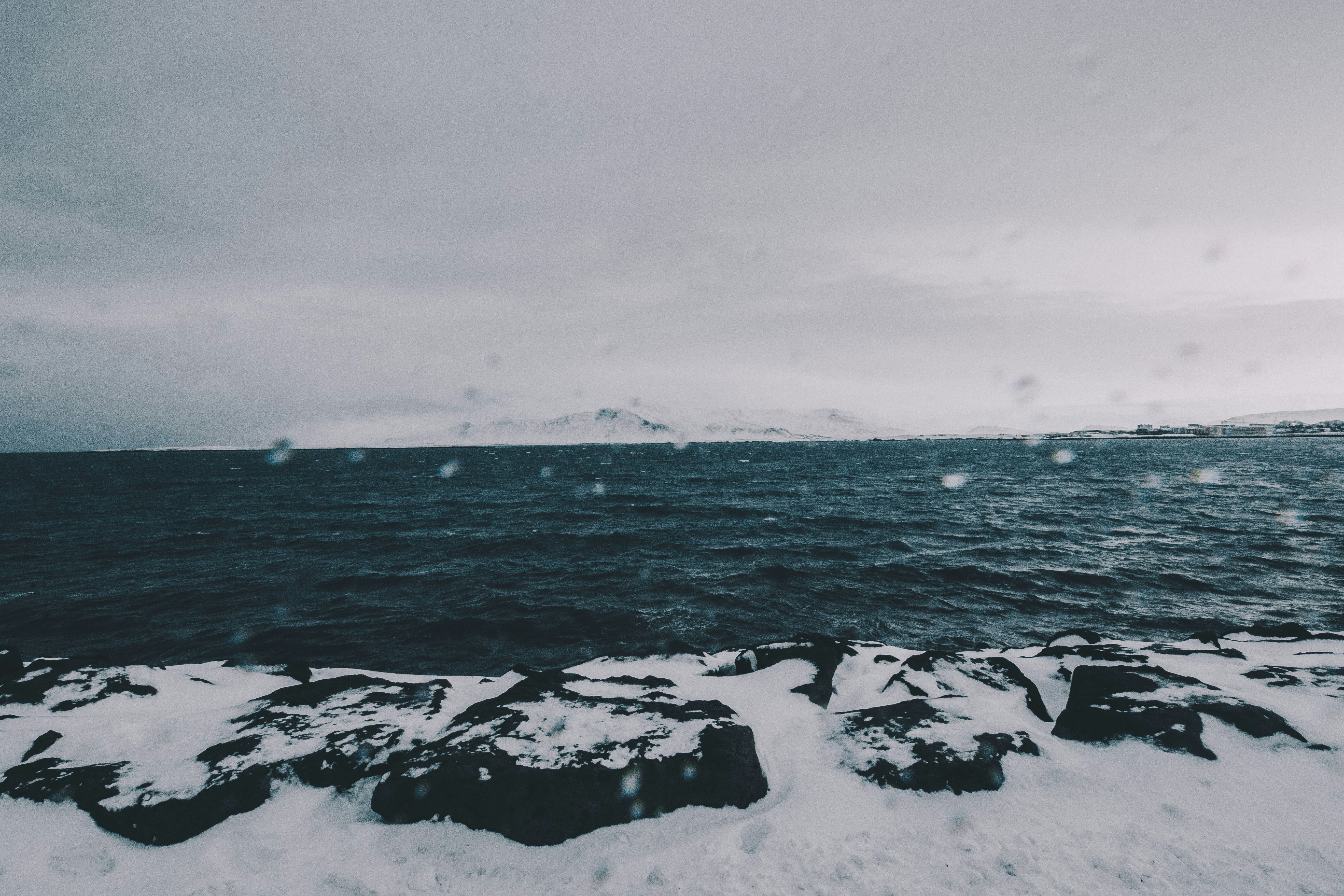 Tipping Points in Glacier Behavior (image credits: unsplash)