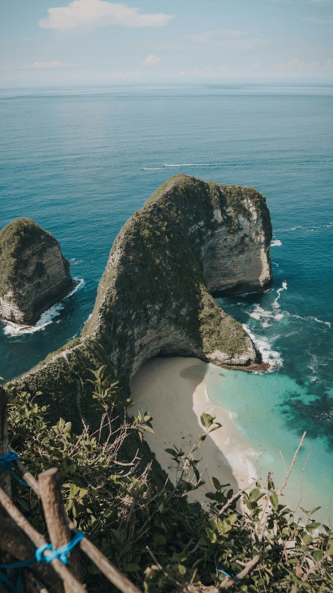 Headland photo spot Kelingking Beach West Nusa Tenggara