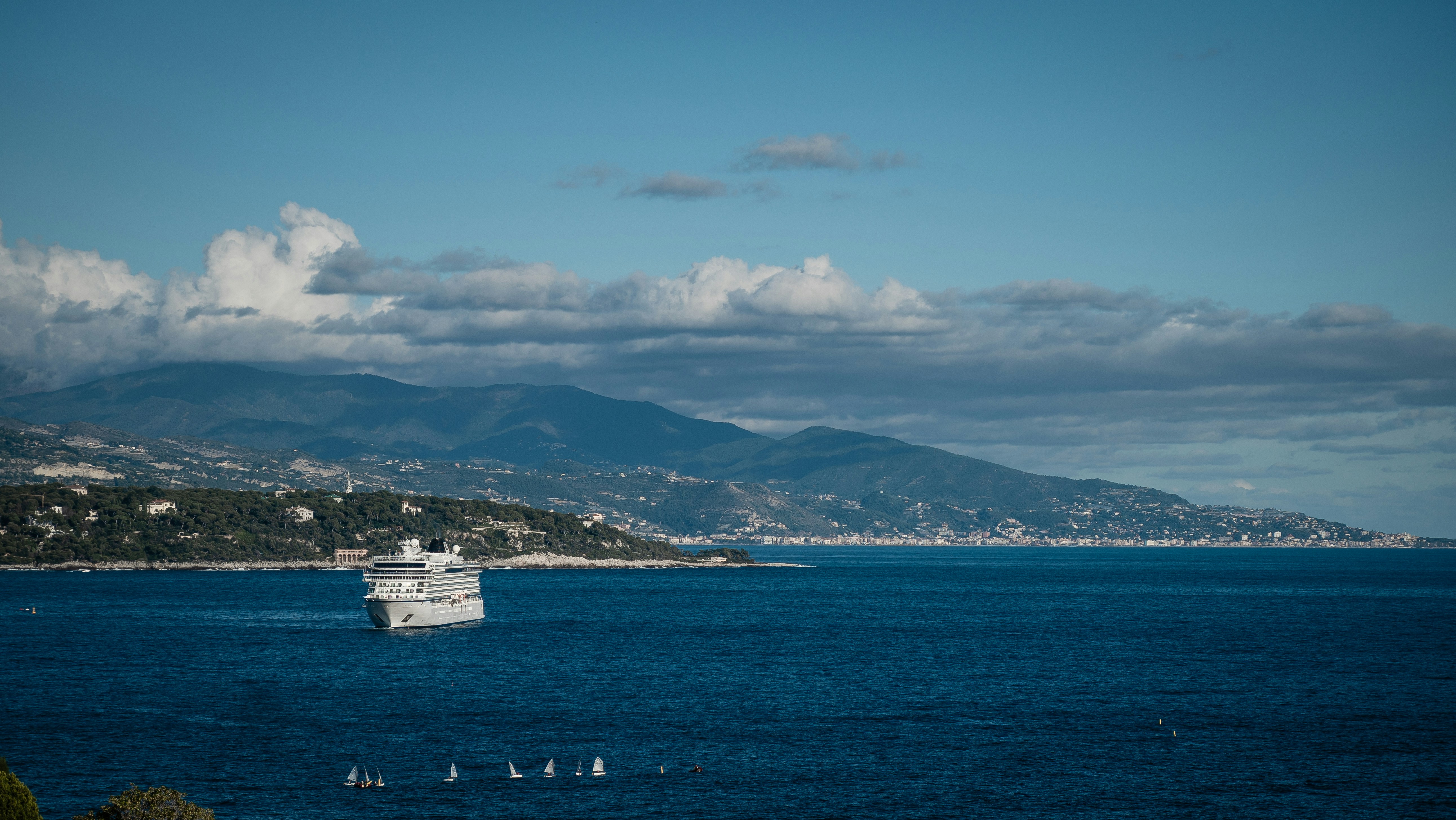 Monaco-Ville – Safety, Health & Local Etiquette