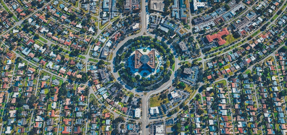 Vista aérea de los edificios de la ciudad durante el día