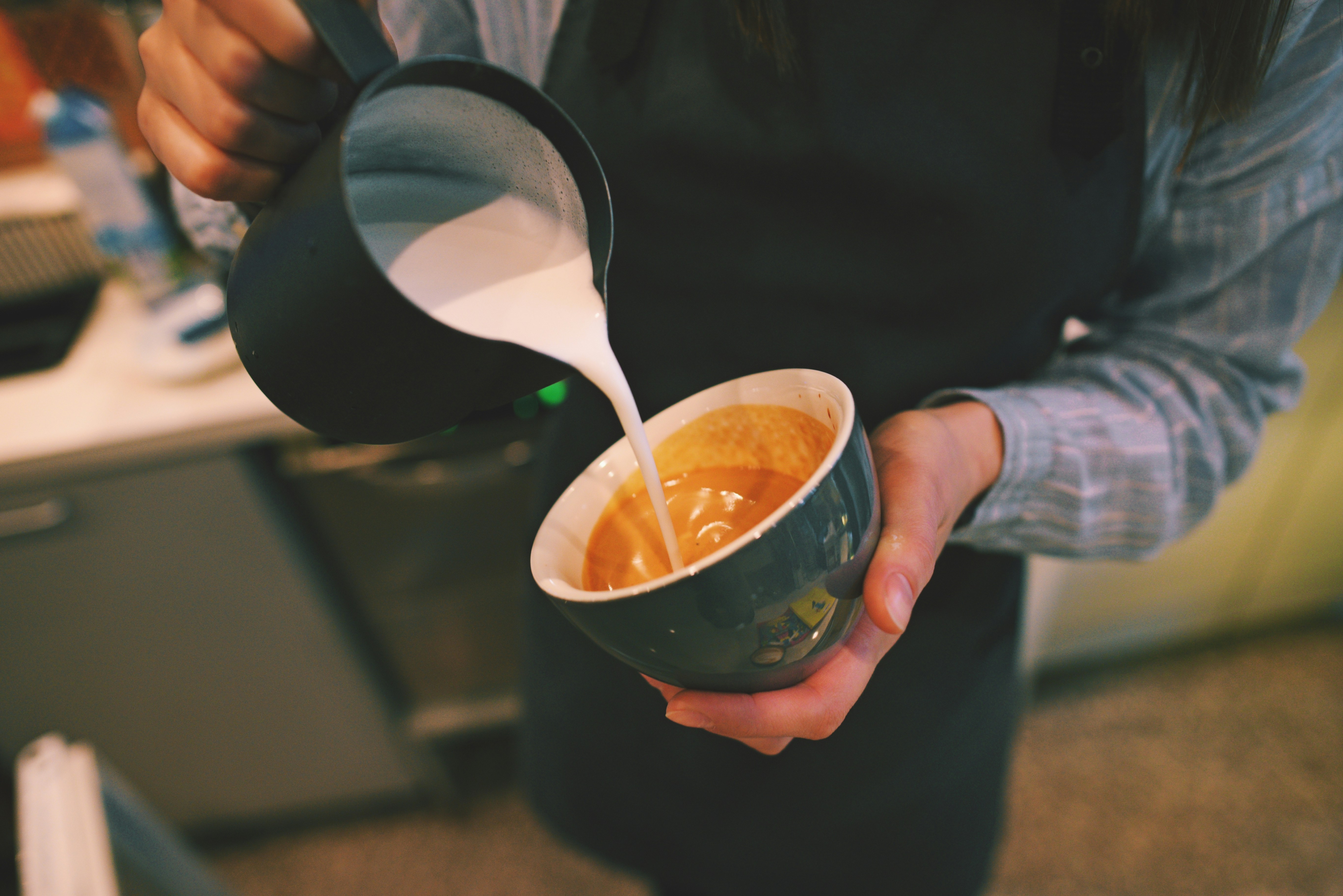 How to Make a Latte at Home