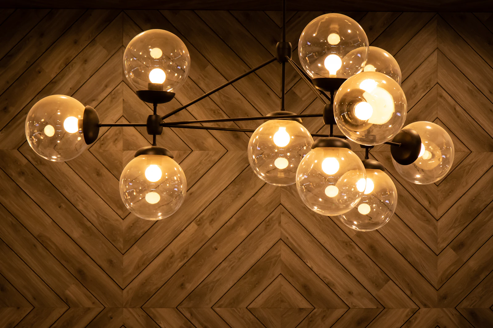 Luceplan Lampadari: Hope, Doi e il Design che Risolve Problemi Tecnici
