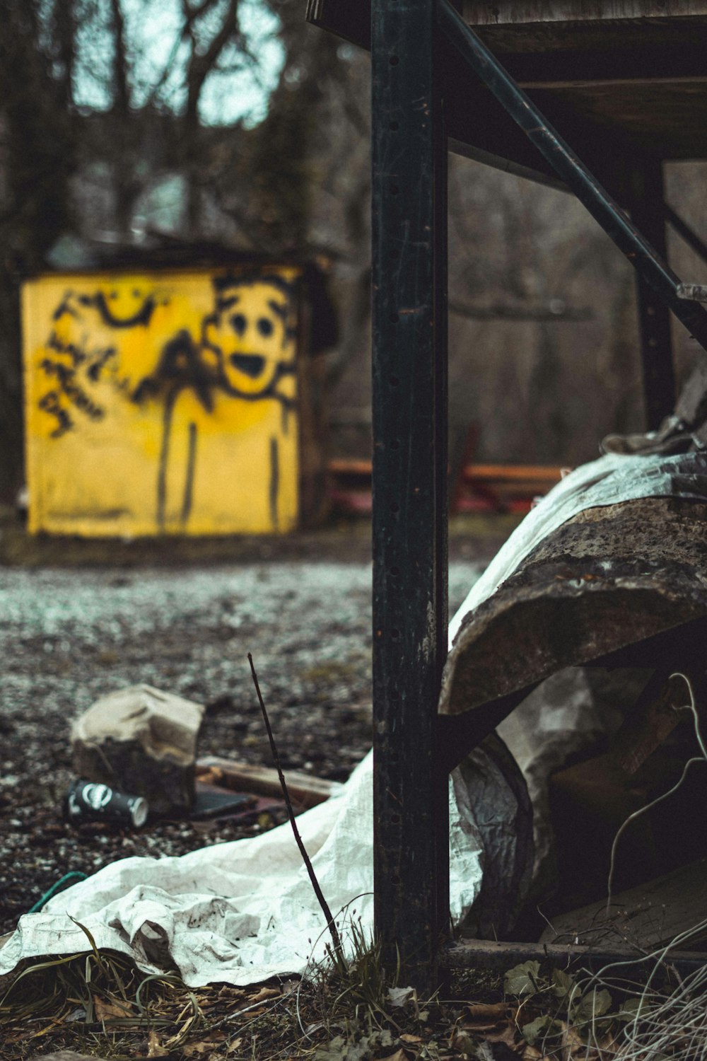 Panneau de vélo jaune et noir