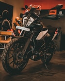 black and white honda sports bike