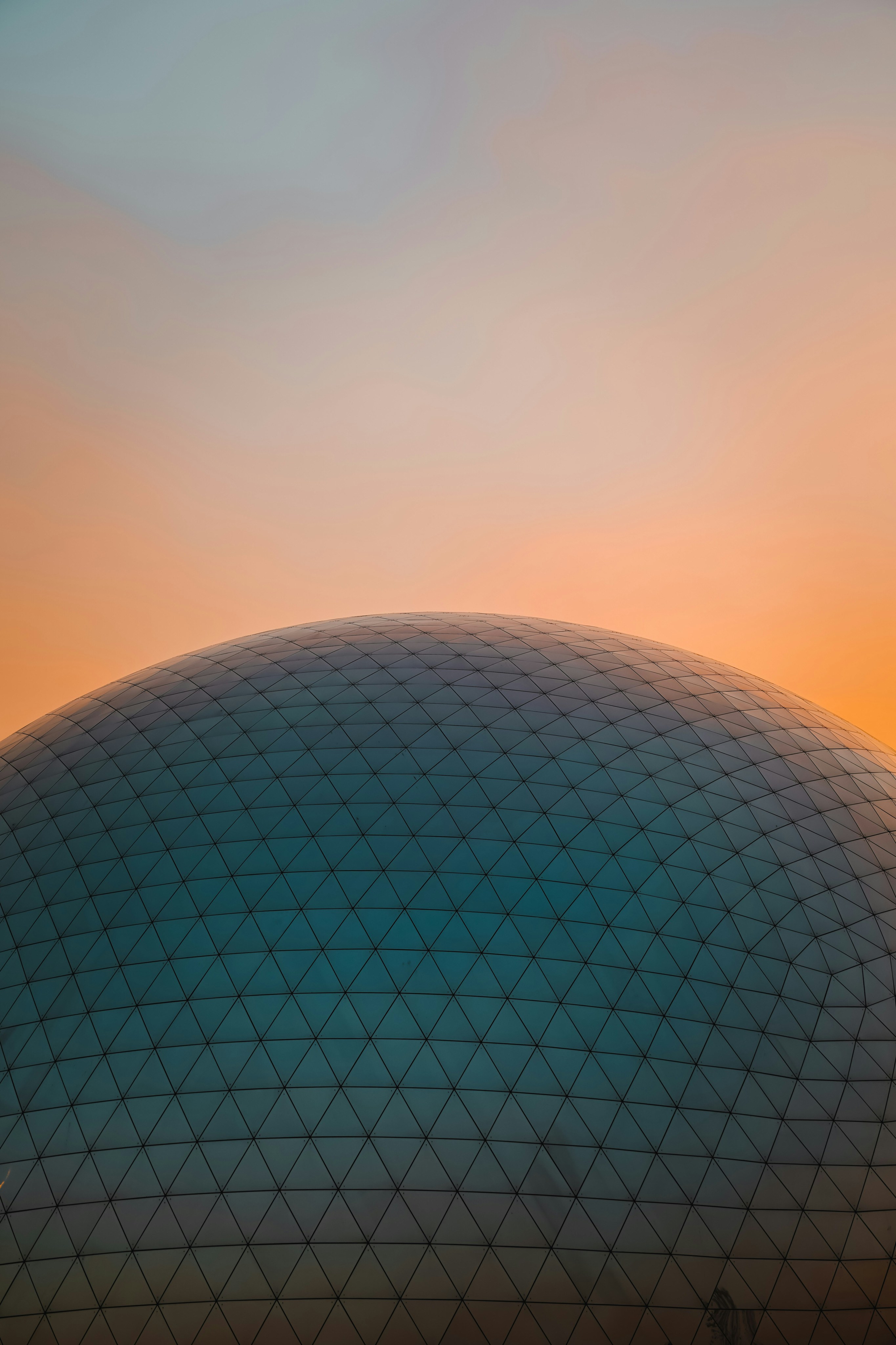 bola azul com fundo alaranjado