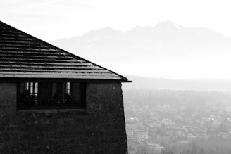 Historic black-and-white photo of the Fallsvale Schoolhouse from the early 1900s.