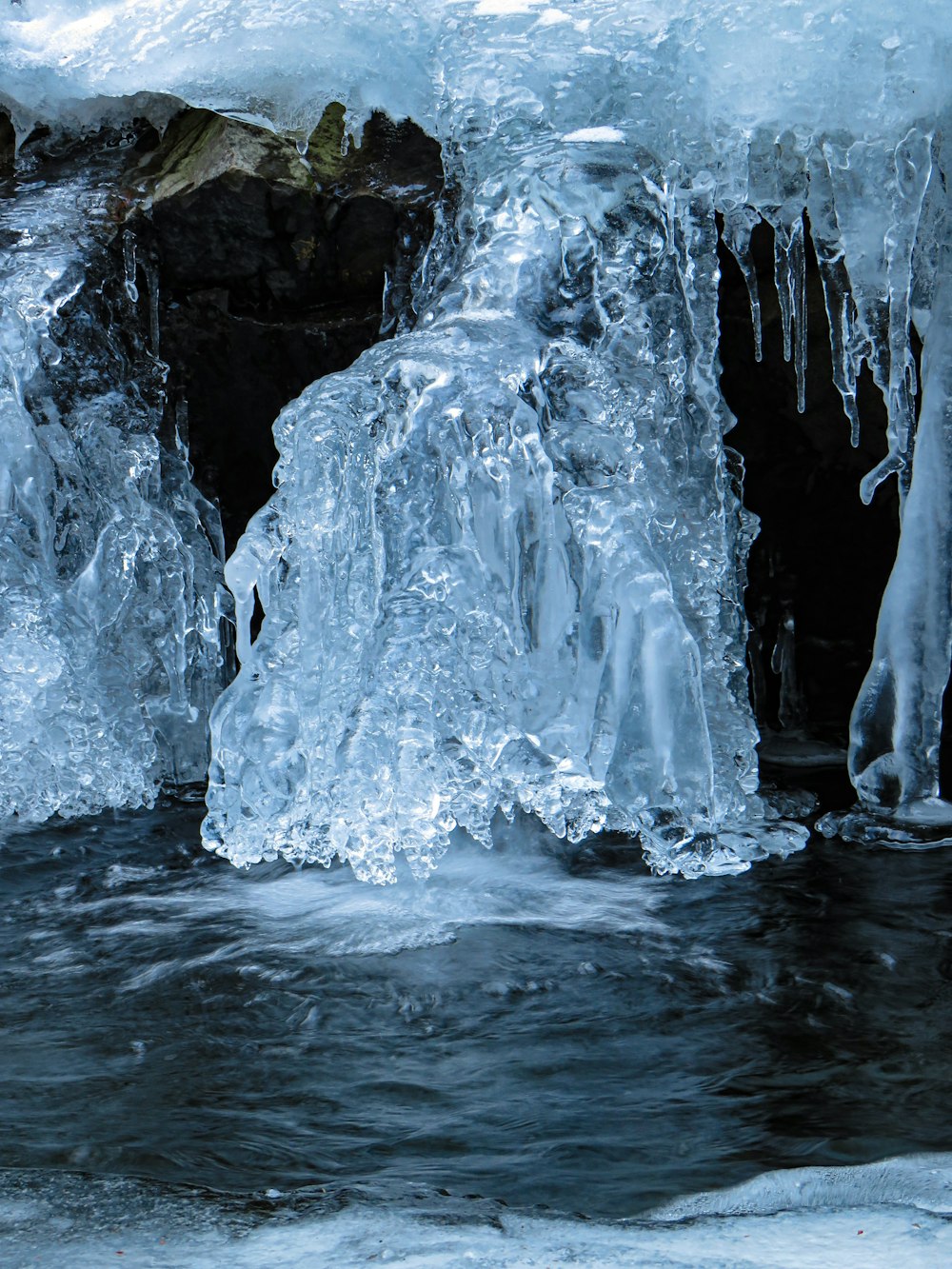 Chutes d’eau sur les montagnes Rocheuses