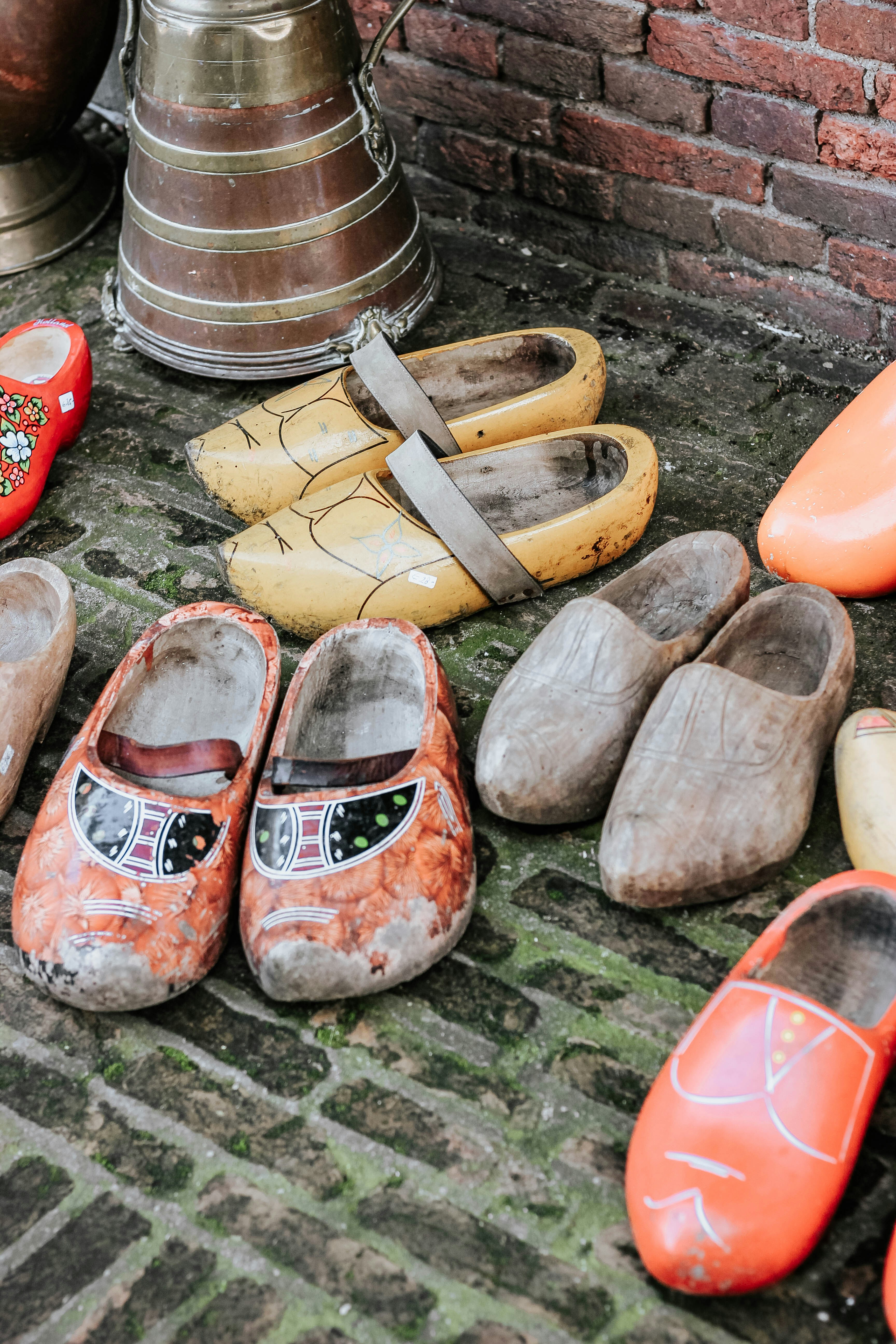 Download Clog Pictures Download Free Images On Unsplash