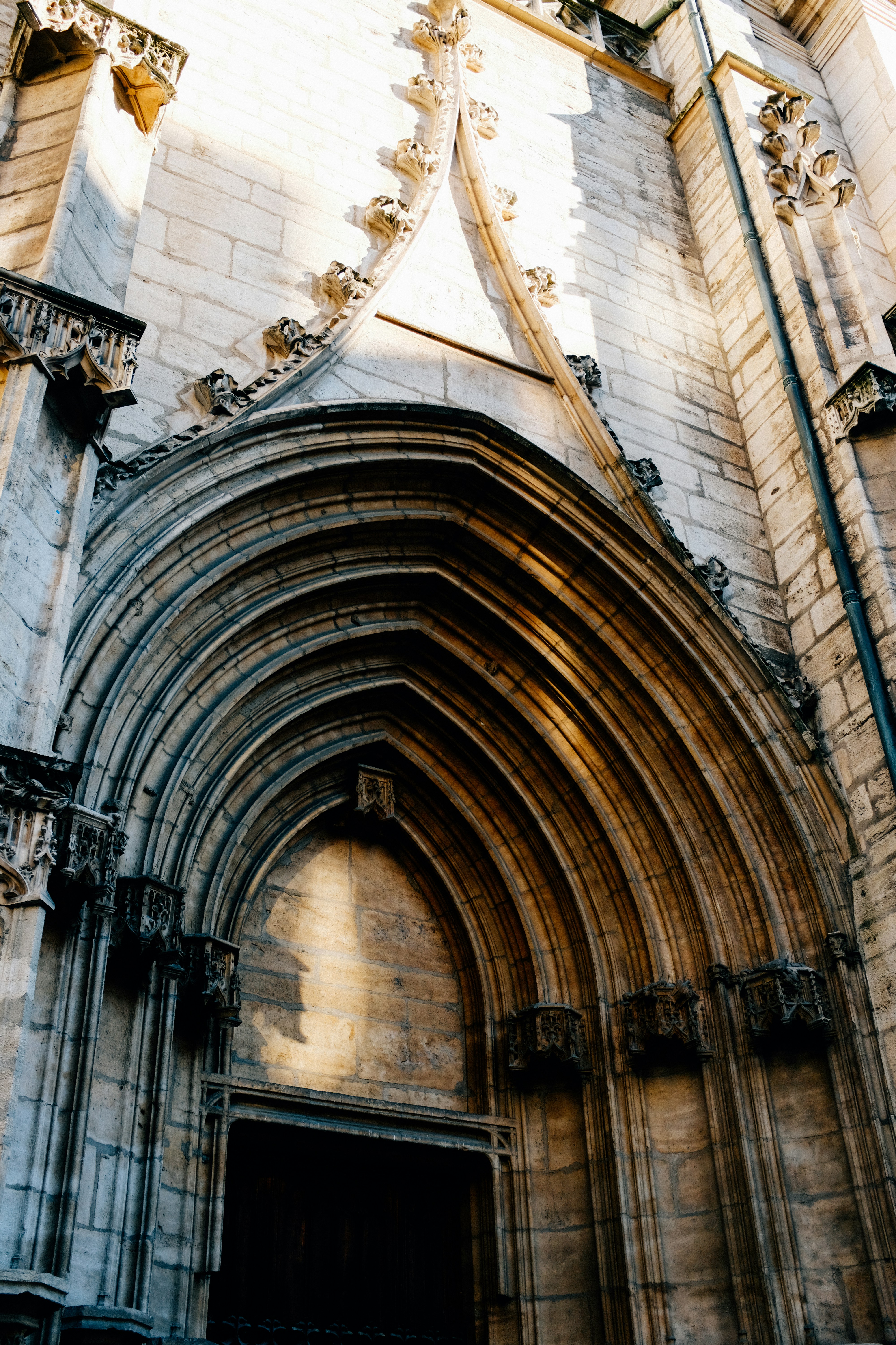 Photo by adrienolichon