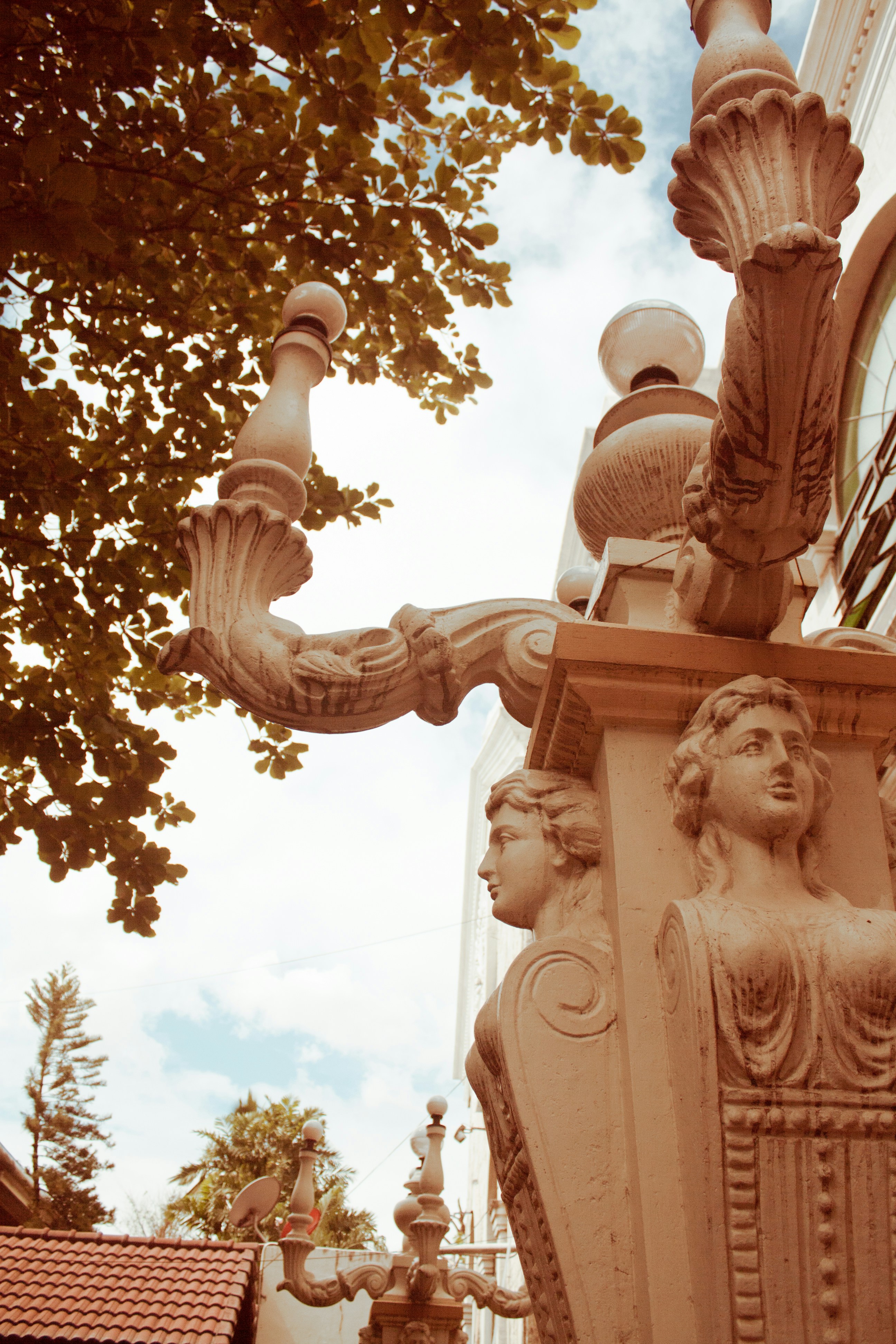 Gold statue of man and woman photo – Free Cebu metropolitan cathedral ...