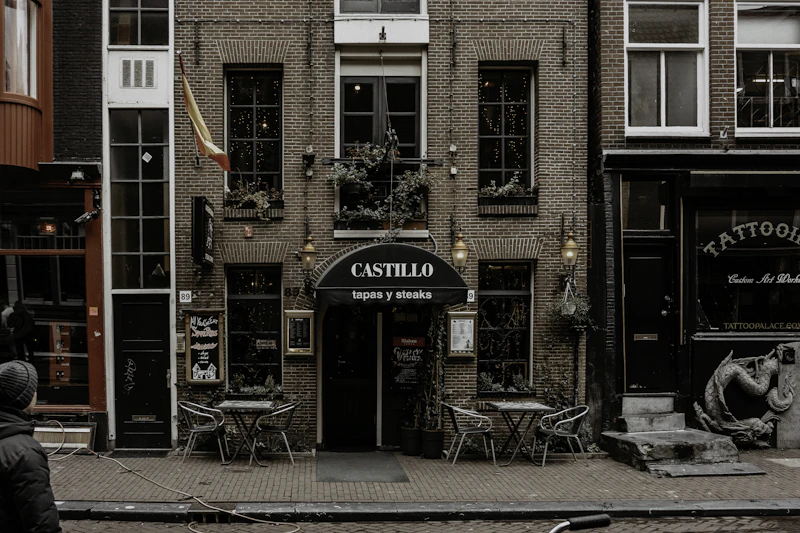 Best Cafes in Amsterdam That Locals Actually Go To
