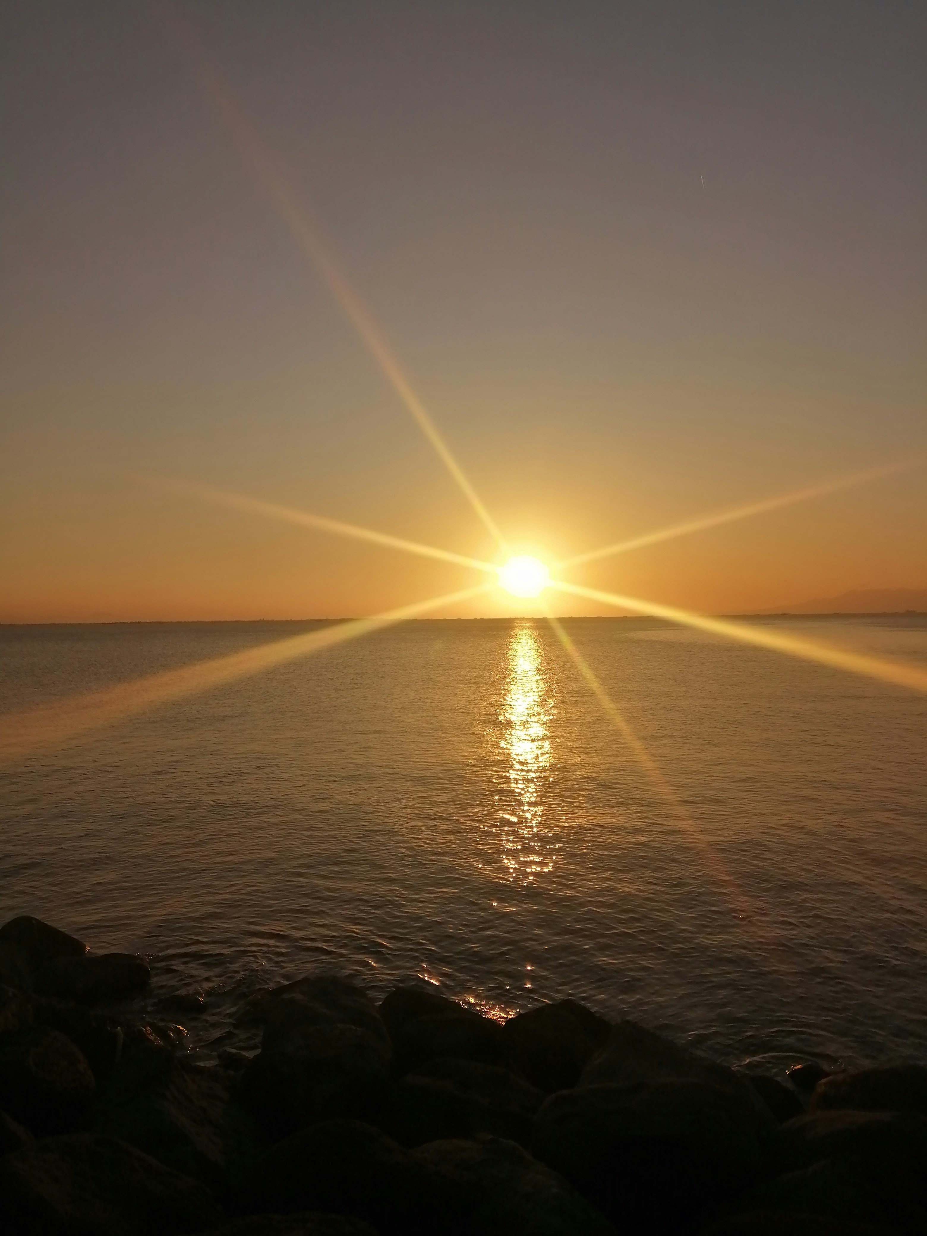 海に沈む夕日の写真 Unsplashで見つける自然の無料写真