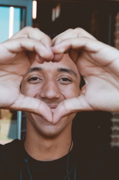 man in black crew neck shirt