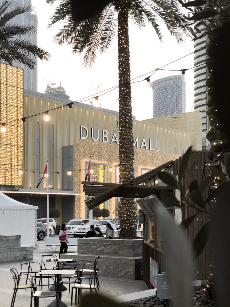 Dubai Mall fountain show