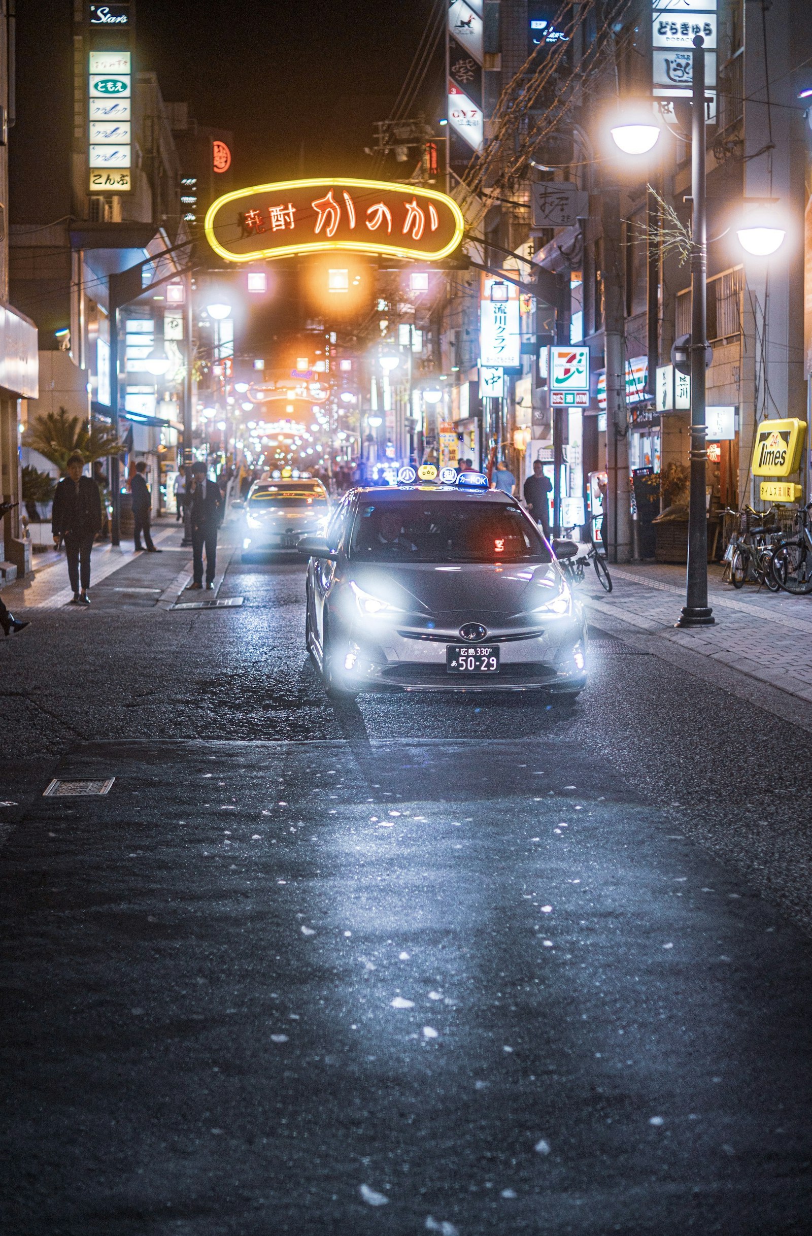 30mm F1.4 DC HSM | Art 013 sample photo. Black car parked on photography