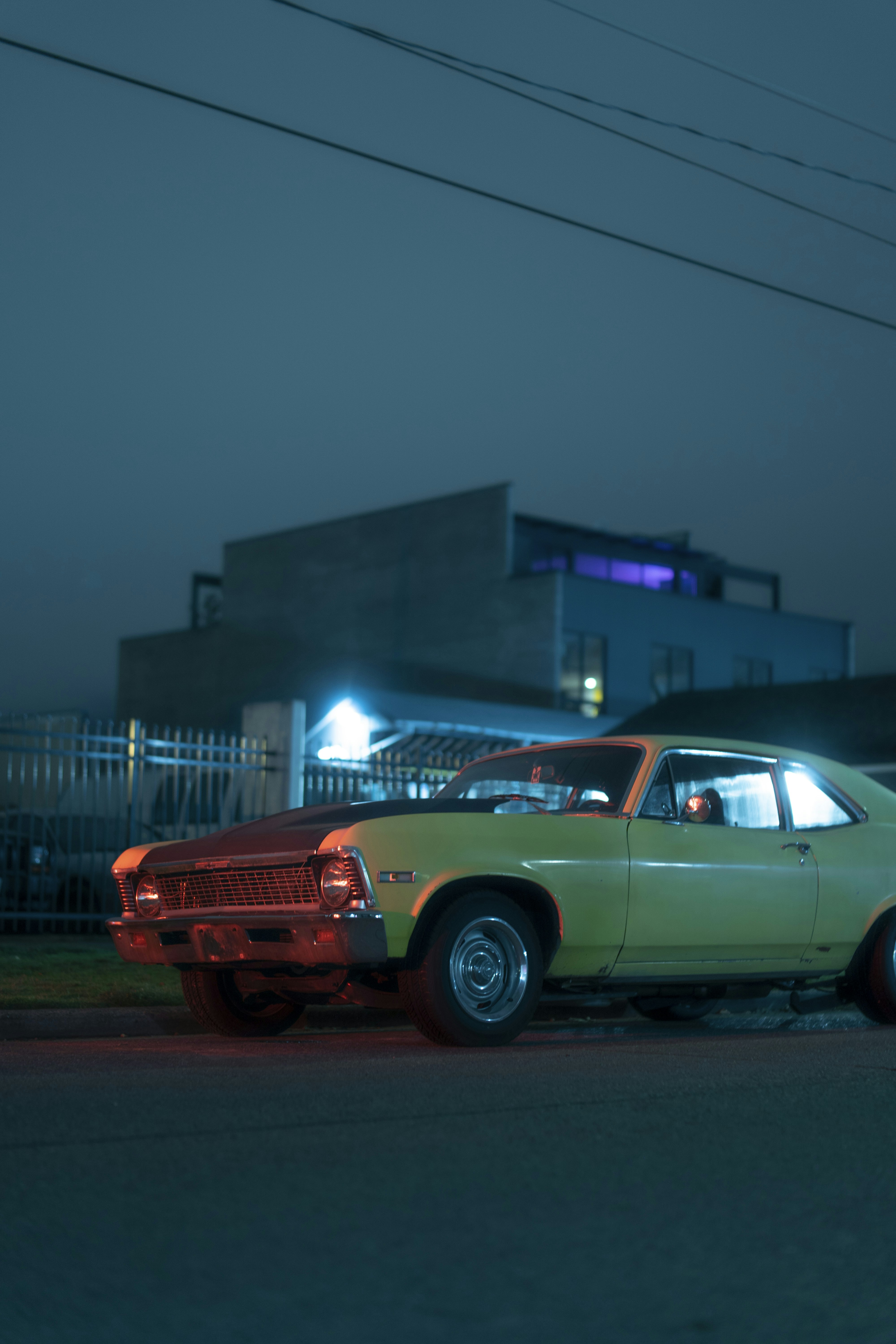 sunset road car, ilustrasi artikel Golden Hour Glow: Stunning Car Photography Backgrounds 7