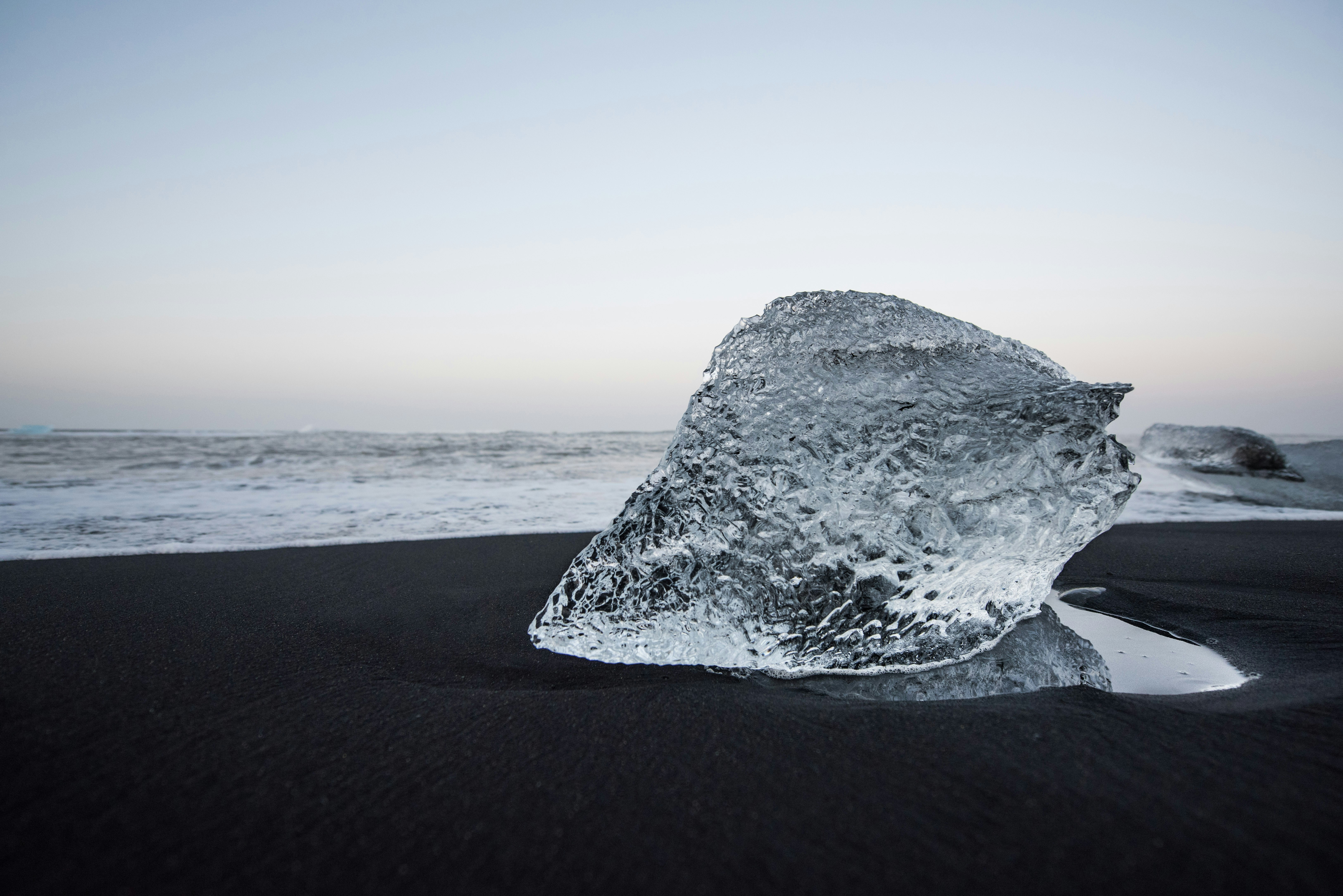 Featured image of post Black Sand Beach Iceland Wallpaper / Taken on jokulsarlon beach in iceland where the waves are white and the sand is black.