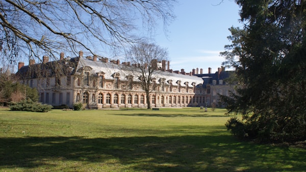 Exploring Fontainebleau: A Authentic Travel Guide