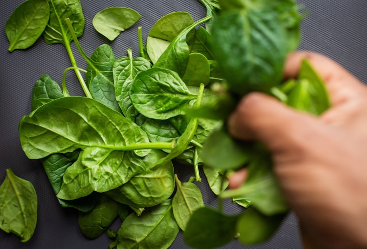 The Nutritional Powerhouse: Exploring the Health Benefits of Spinach